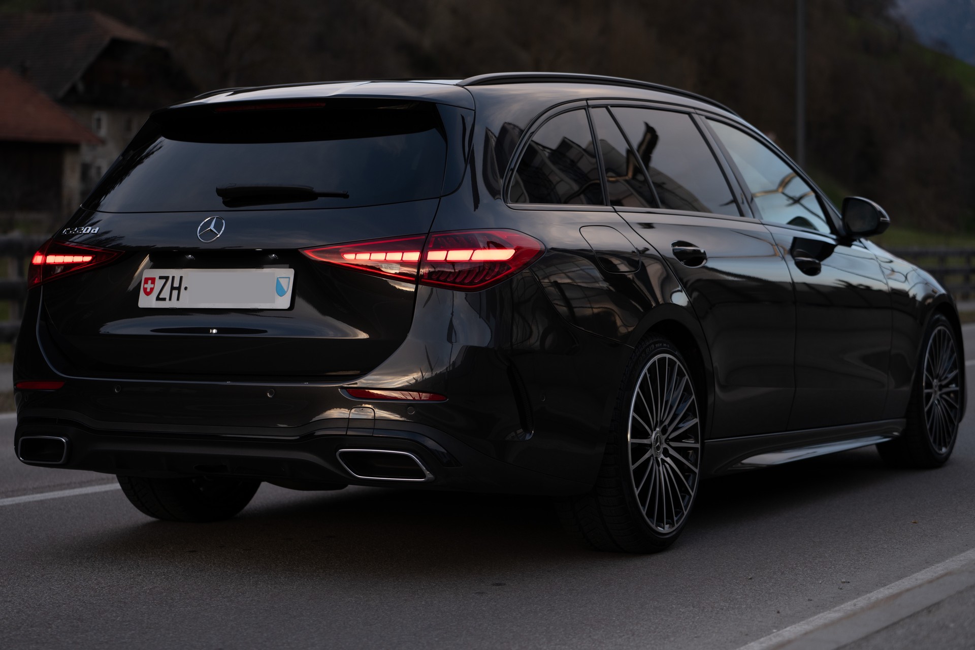 MERCEDES-BENZ C 220 d T AMG Line*AHK*8 Fach*Leasing*Laser-image-1