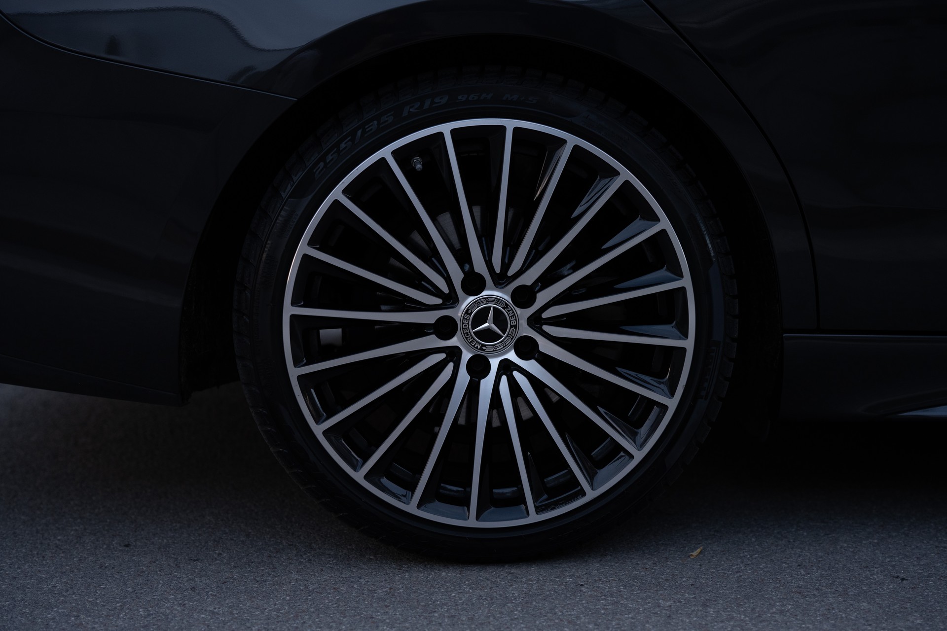 MERCEDES-BENZ C 220 d T AMG Line*AHK*8 Fach*Leasing*Laser-image-16