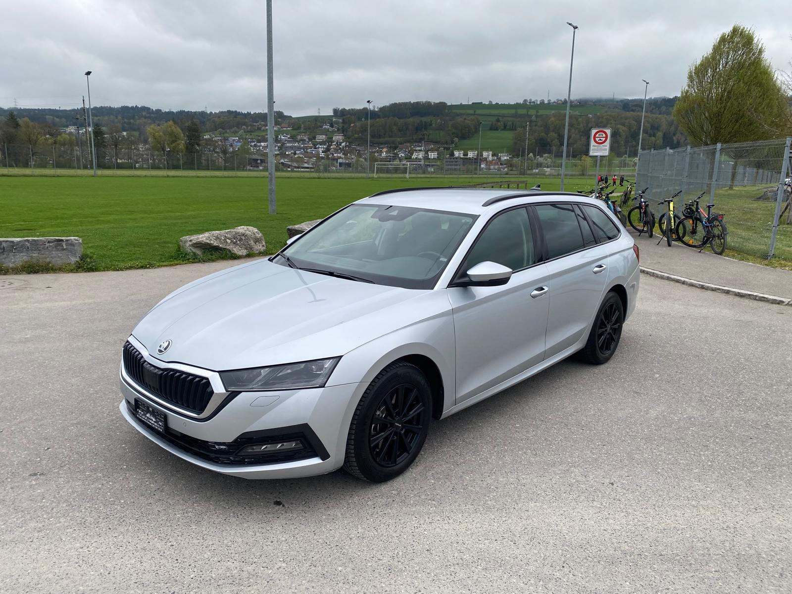 SKODA Octavia Combi 2.0 TDI DSG Ambition 4x4-image-4