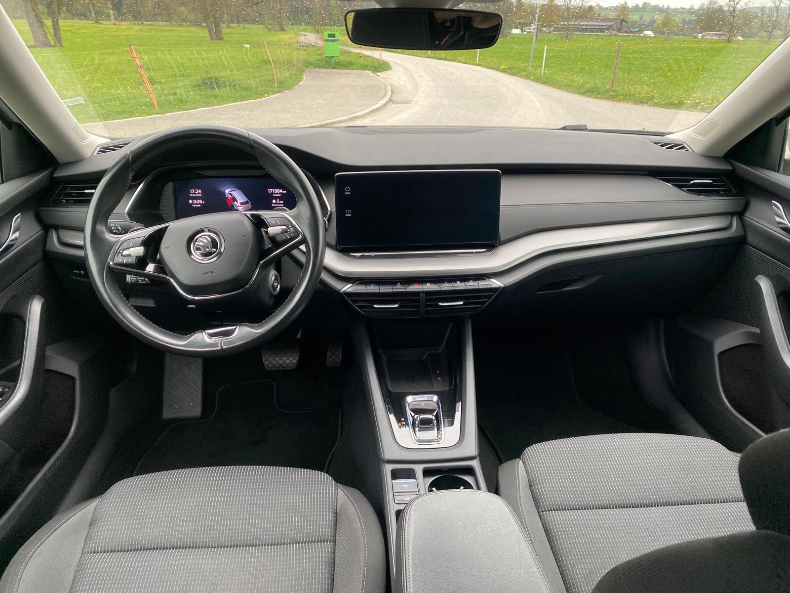 SKODA Octavia Combi 2.0 TDI DSG Ambition 4x4-image-7