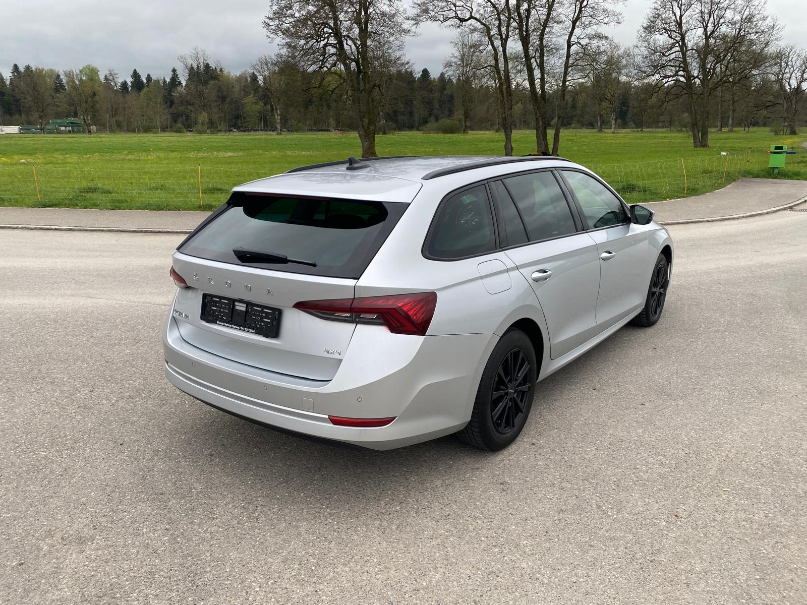 SKODA Octavia Combi 2.0 TDI DSG Ambition 4x4-image-1