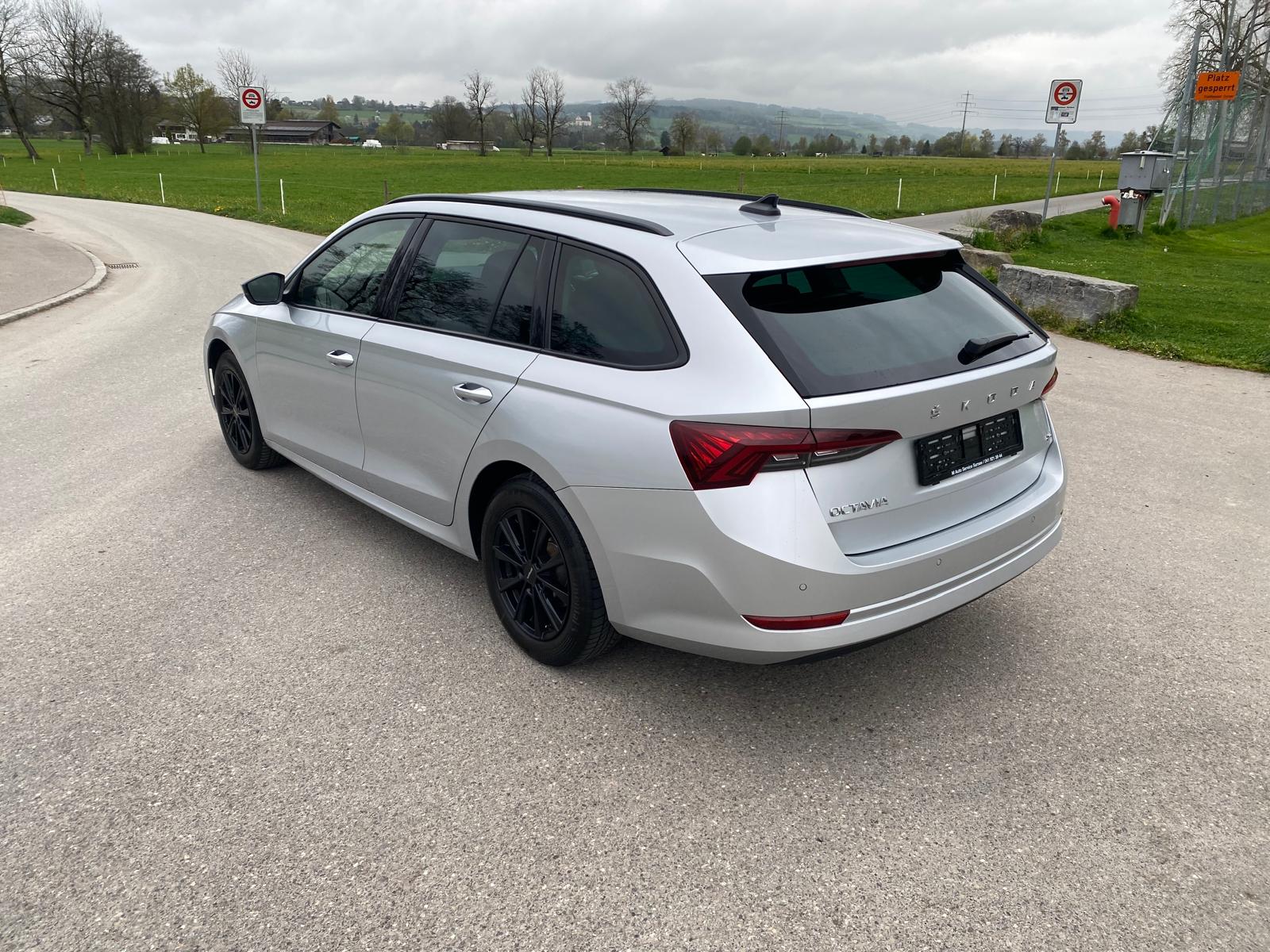 SKODA Octavia Combi 2.0 TDI DSG Ambition 4x4-image-2