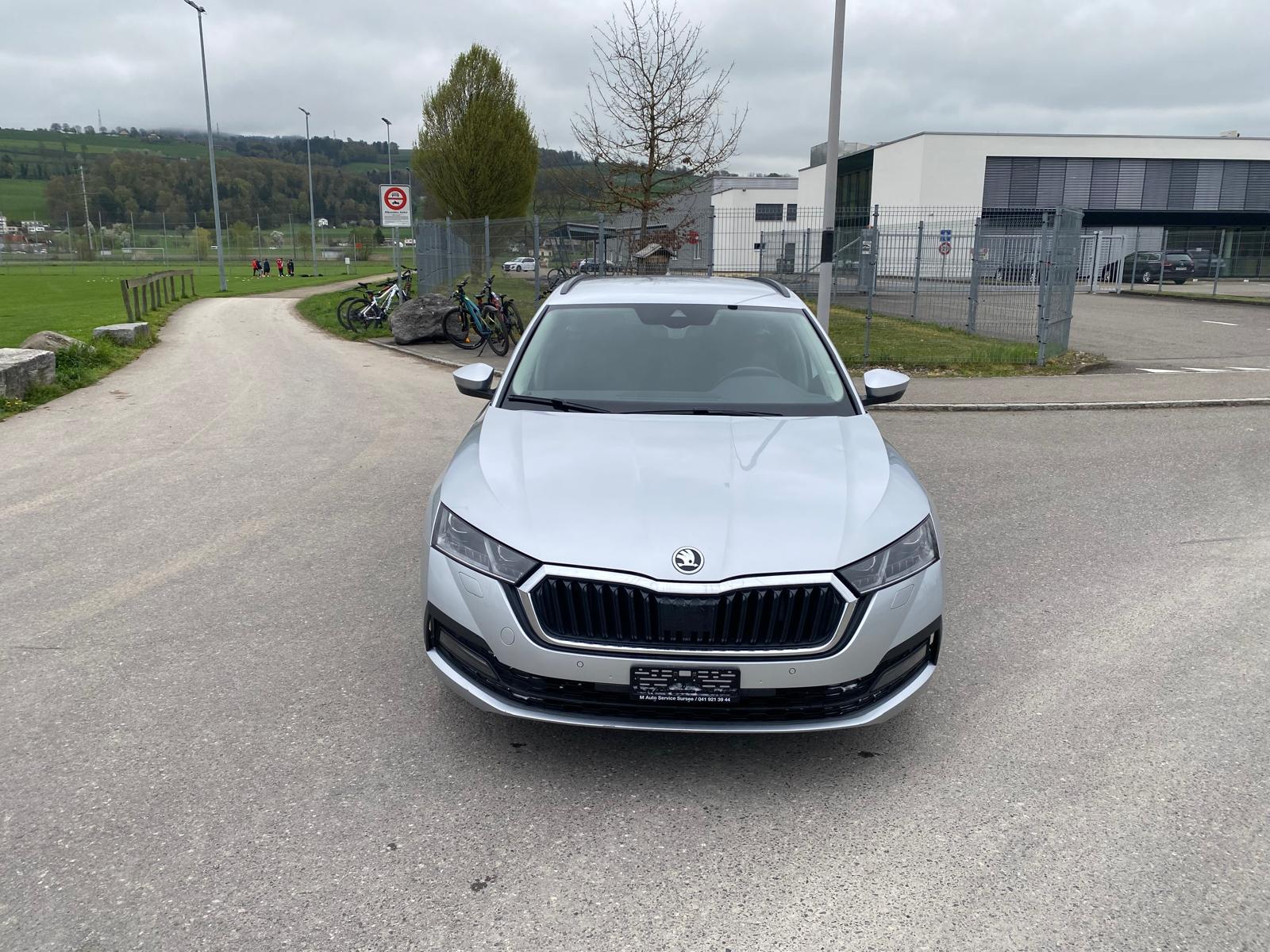 SKODA Octavia Combi 2.0 TDI DSG Ambition 4x4-image-5