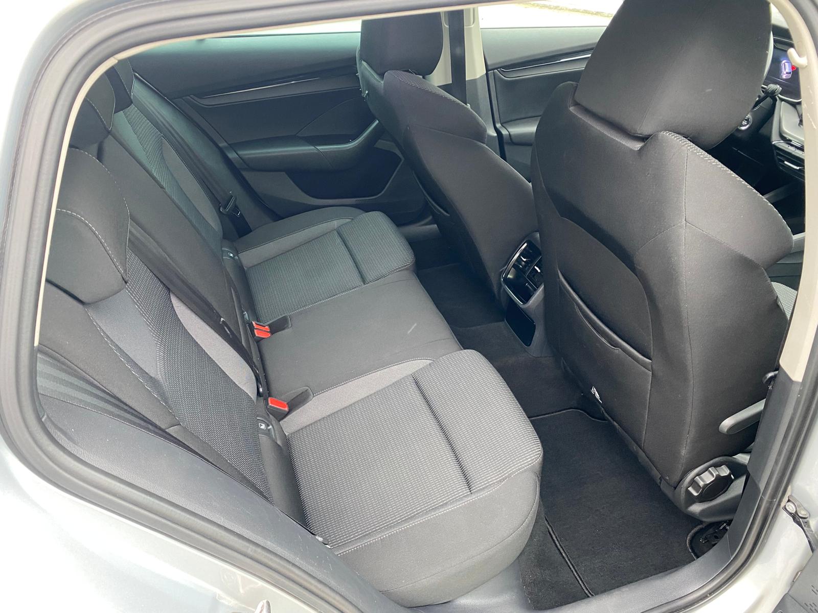 SKODA Octavia Combi 2.0 TDI DSG Ambition 4x4-image-10