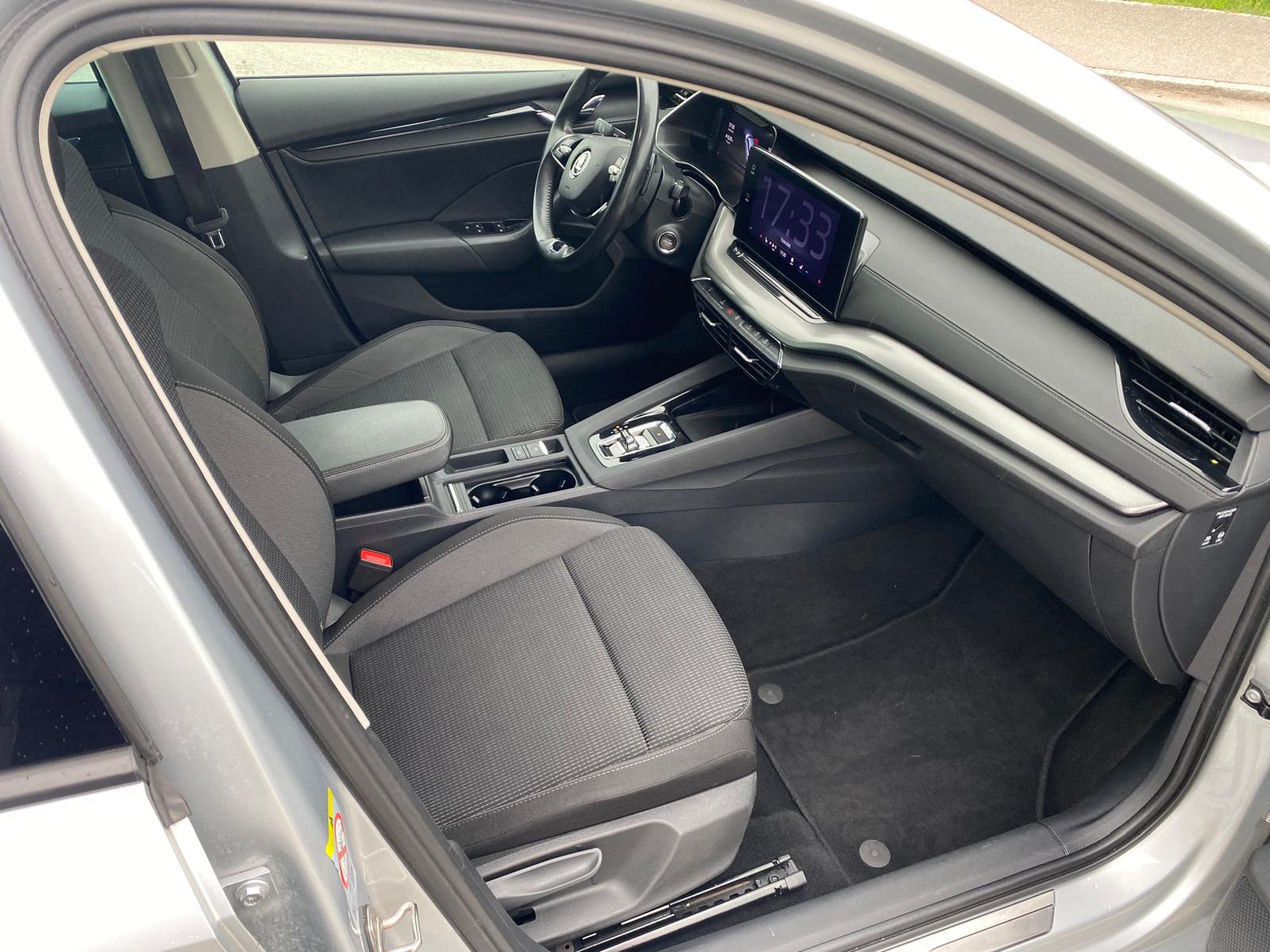 SKODA Octavia Combi 2.0 TDI DSG Ambition 4x4-image-9