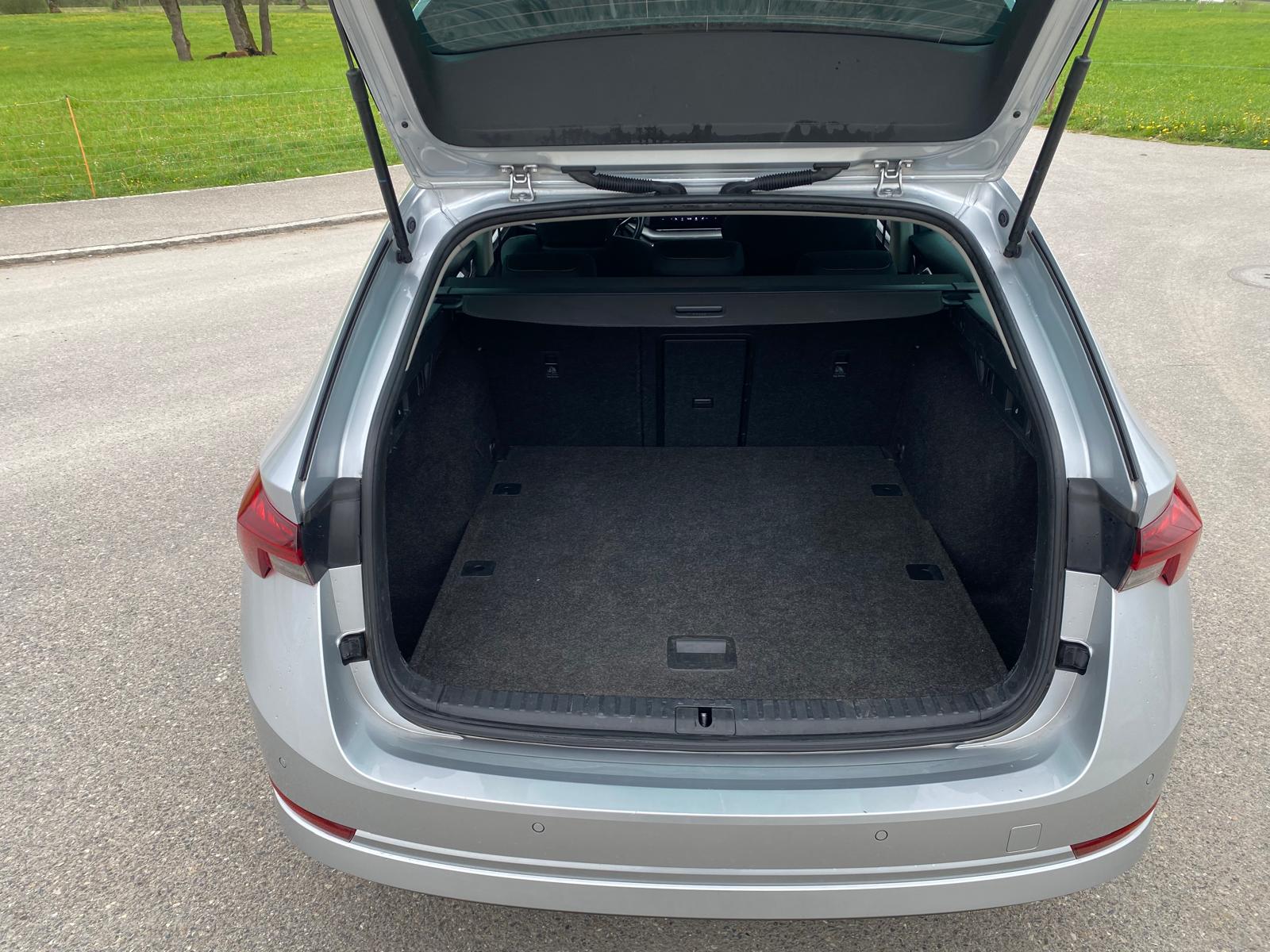 SKODA Octavia Combi 2.0 TDI DSG Ambition 4x4-image-11