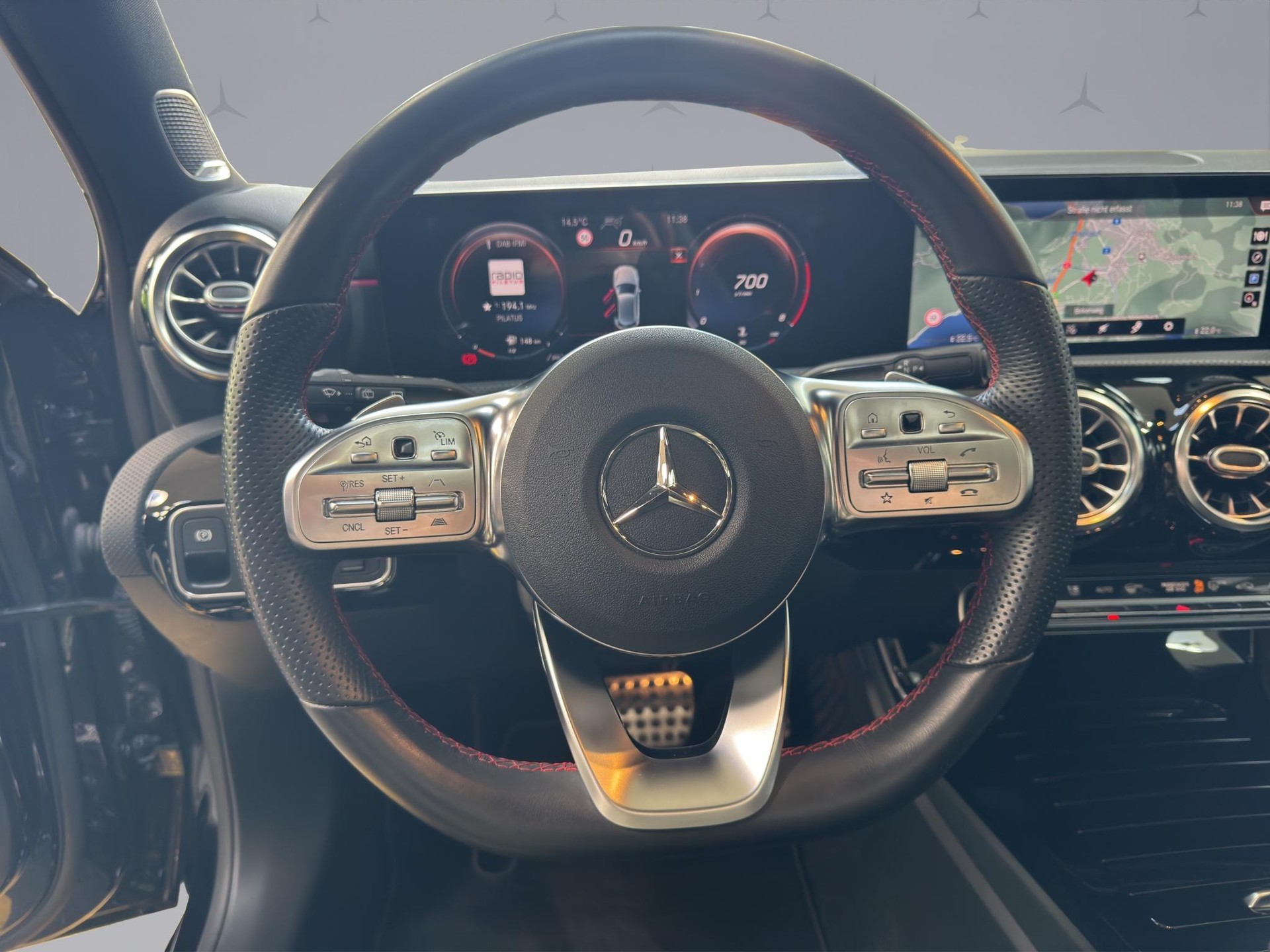 MERCEDES-BENZ A 220 AMG Line 4m-image-11