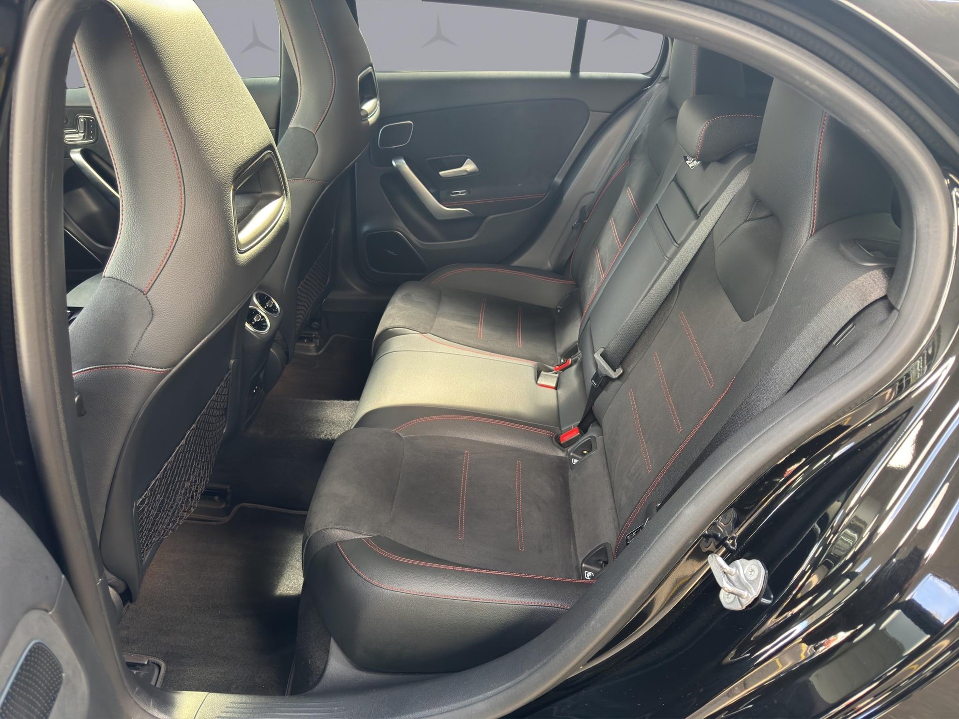 MERCEDES-BENZ A 220 AMG Line 4m-image-9