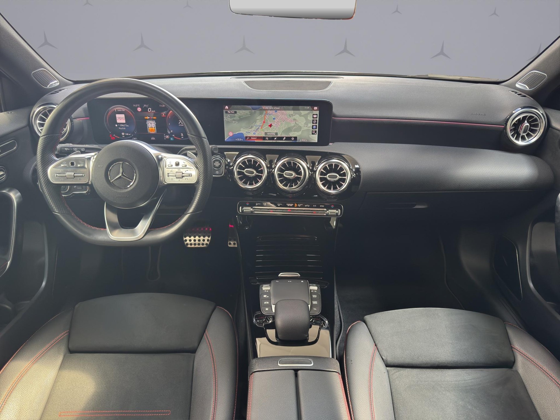 MERCEDES-BENZ A 220 AMG Line 4m-image-12