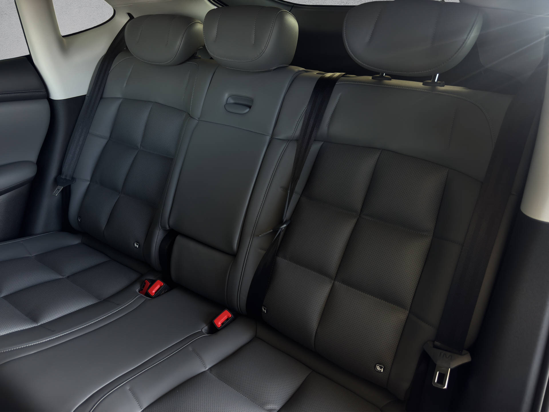 MG IM6 100 kWh Performance 20 4WD-image-8