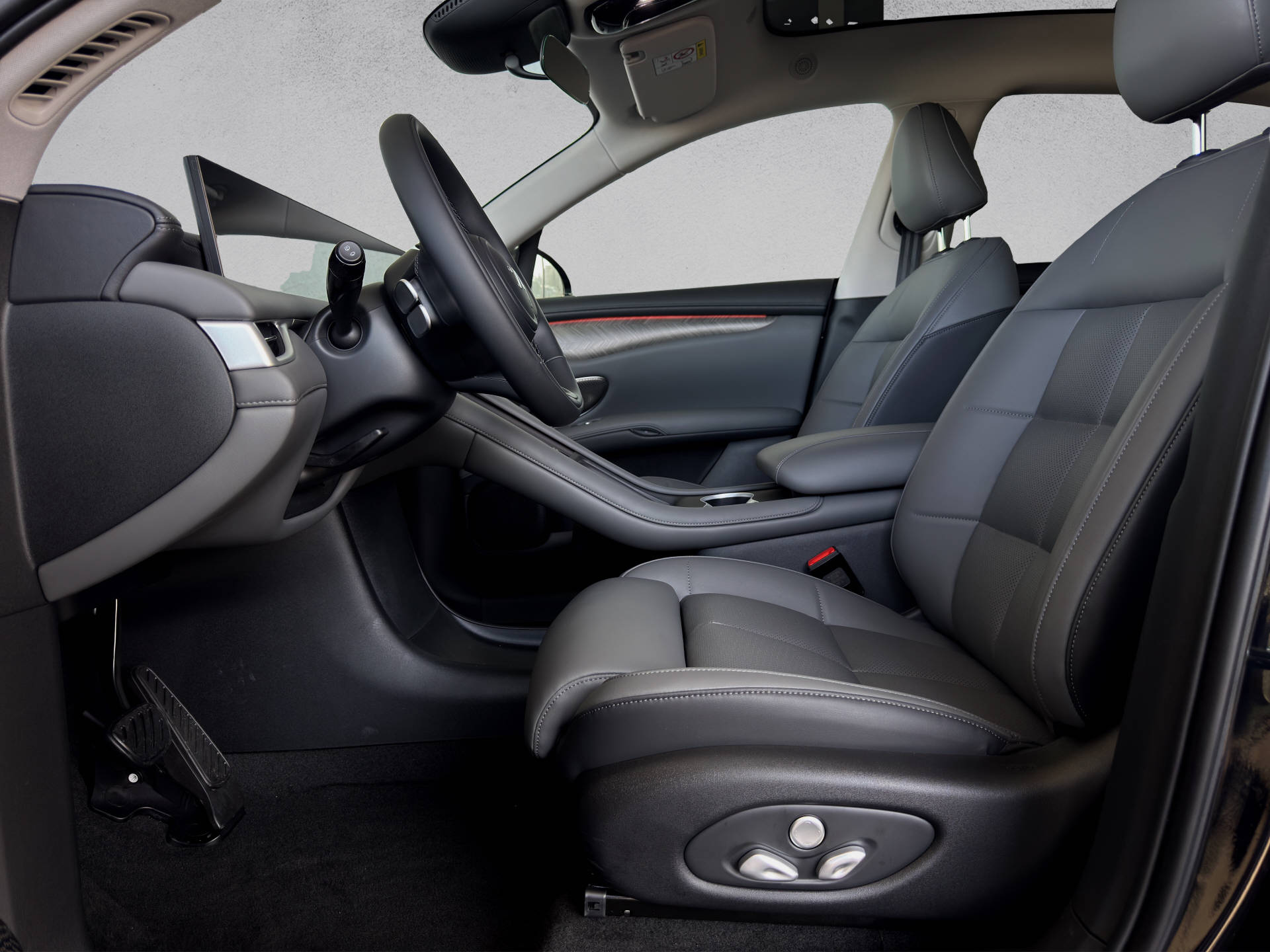 MG IM6 100 kWh Performance 20 4WD-image-6