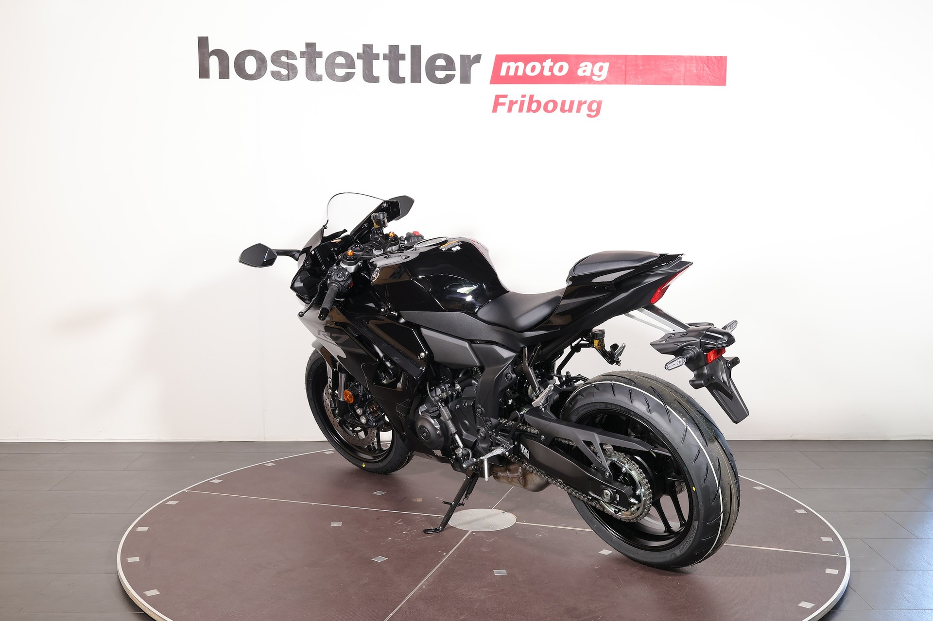 YAMAHA R7-showroom-element-3