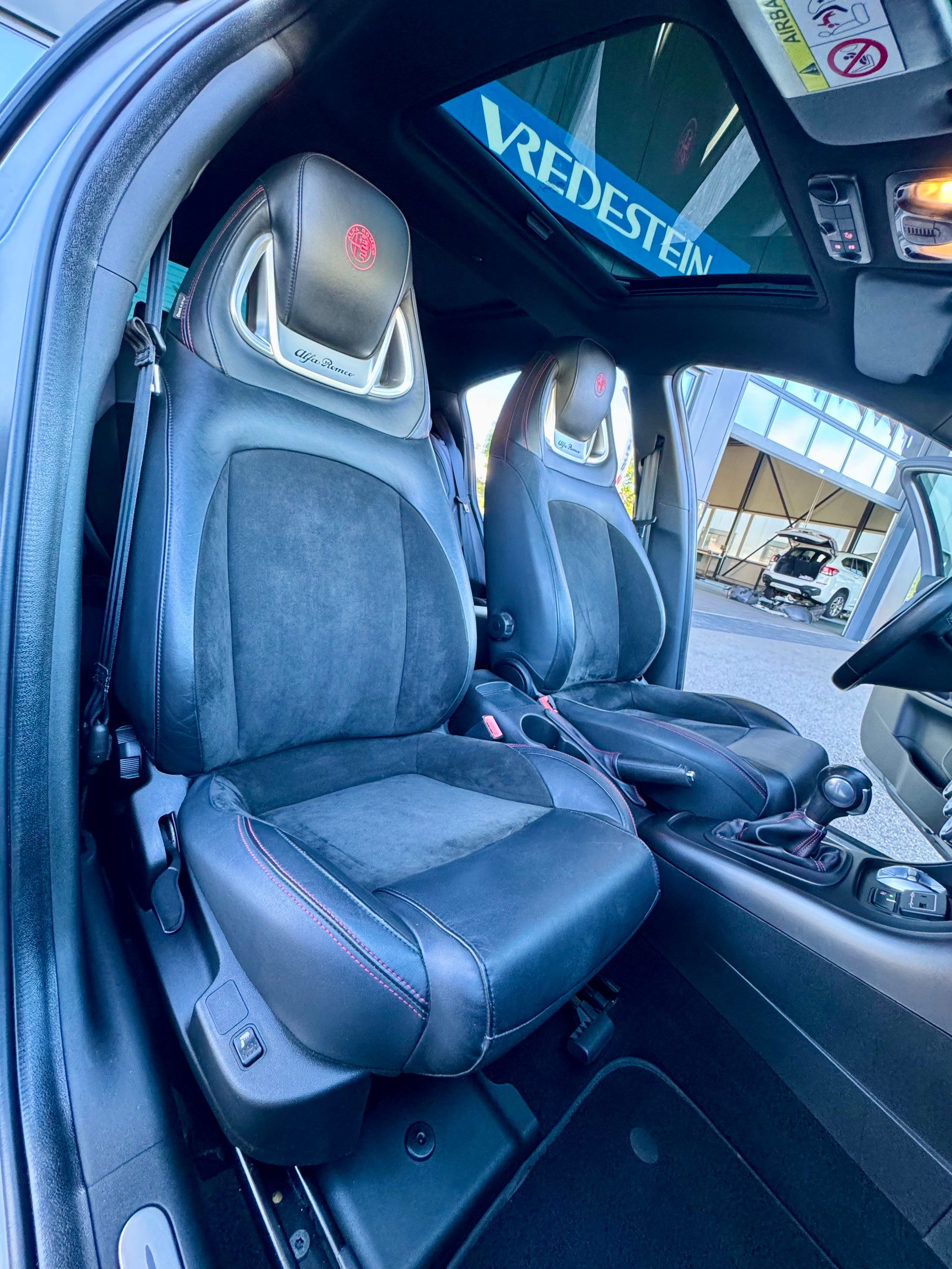 ALFA ROMEO Giulietta 1750 TBi Veloce TCT-image-5