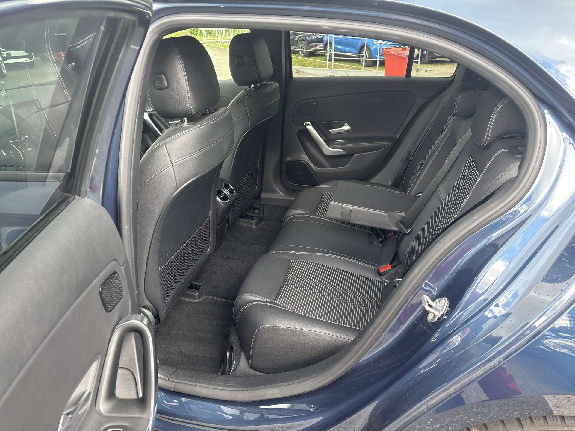MERCEDES-BENZ A 180 Progressive Edition DCT-Automat-image-6