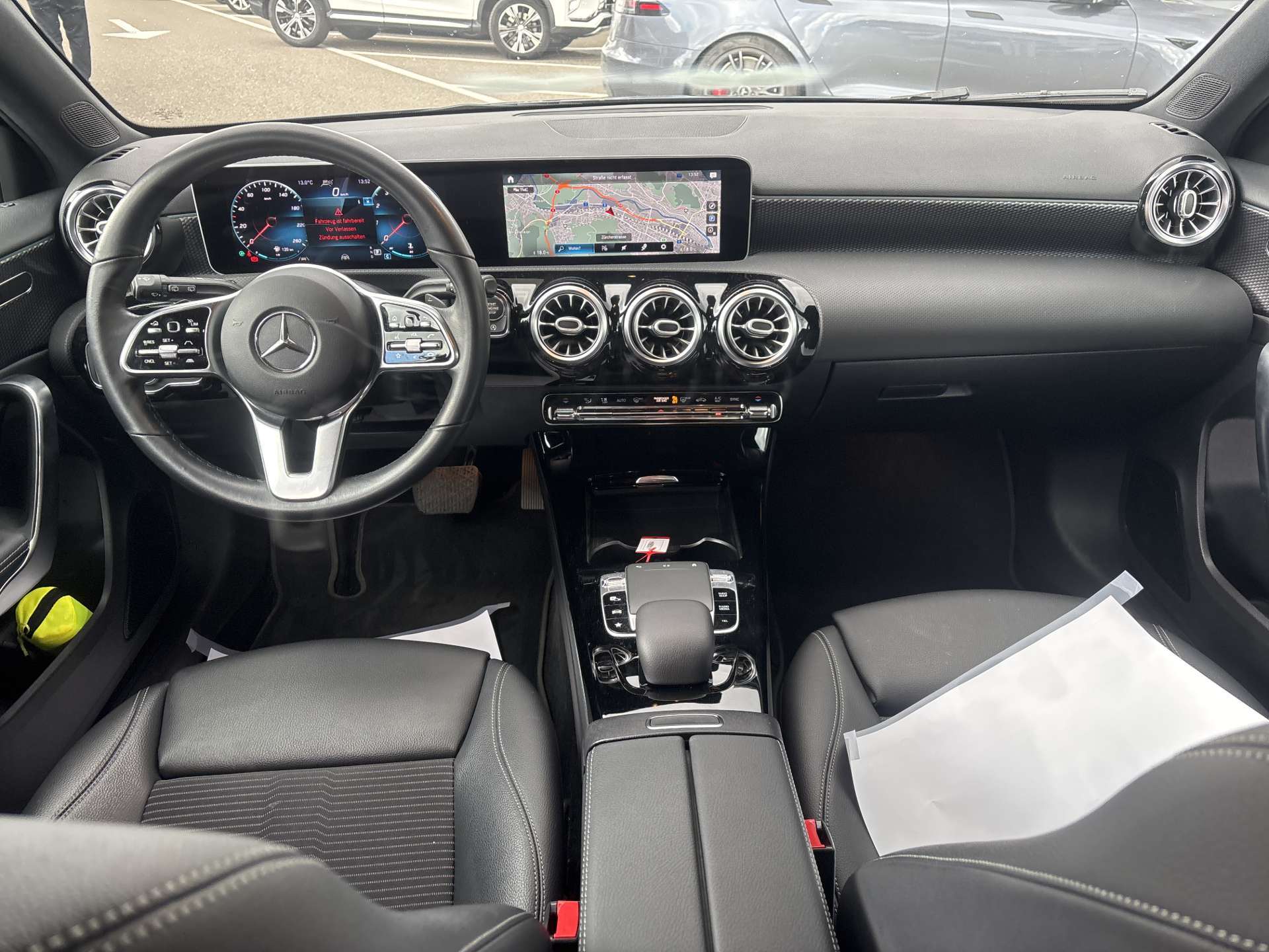 MERCEDES-BENZ A 180 Progressive Edition DCT-Automat-image-14