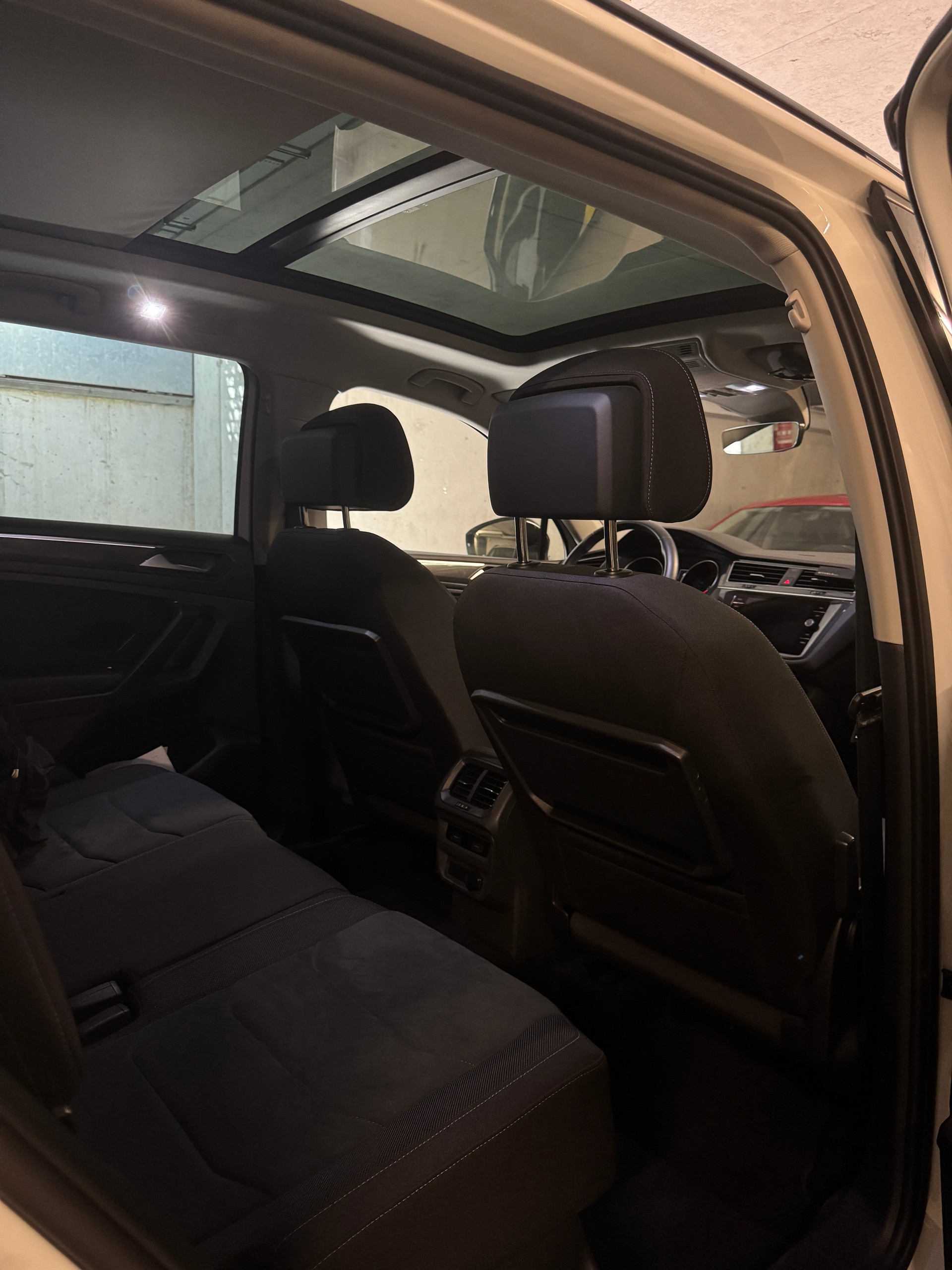 VW Tiguan 2.0 TDI Allspace SCR R-Line DSG-image-3