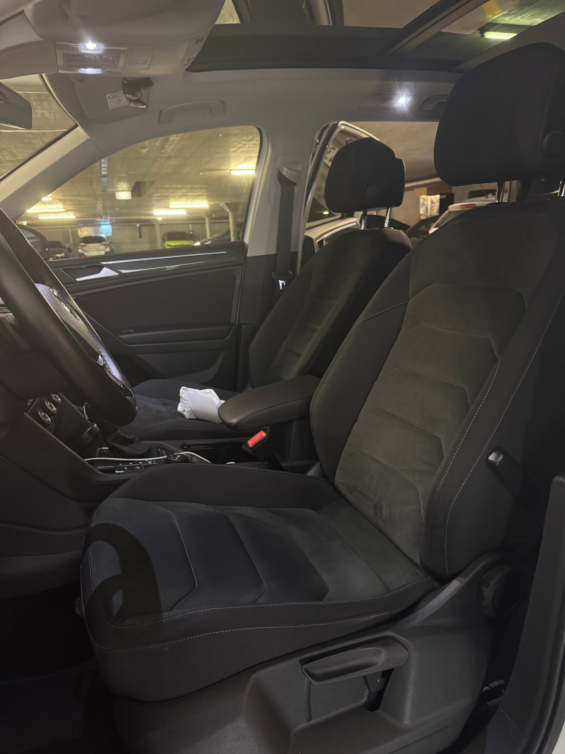 VW Tiguan 2.0 TDI Allspace SCR R-Line DSG-image-4