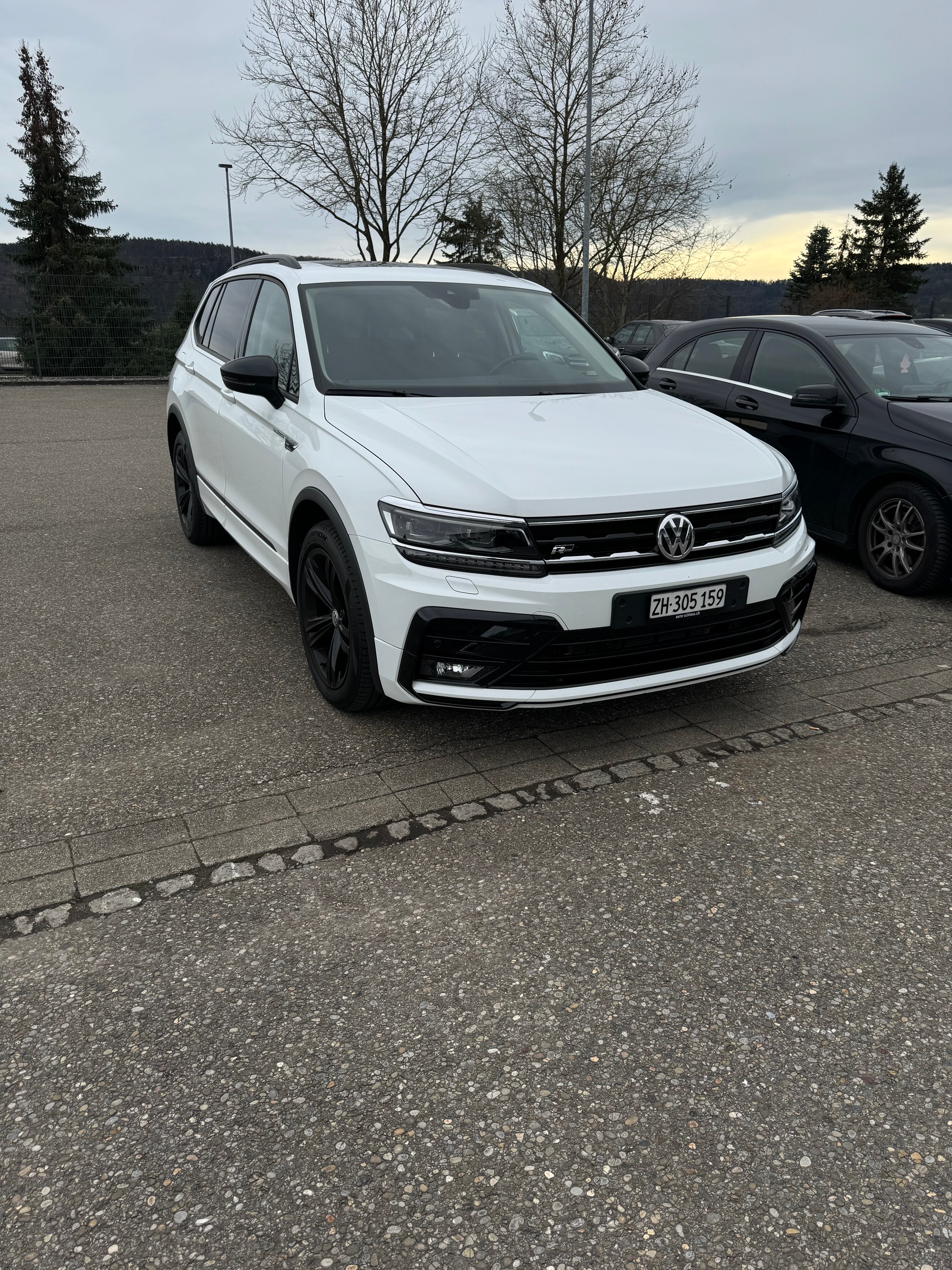 VW Tiguan 2.0 TDI Allspace SCR R-Line DSG-image-6