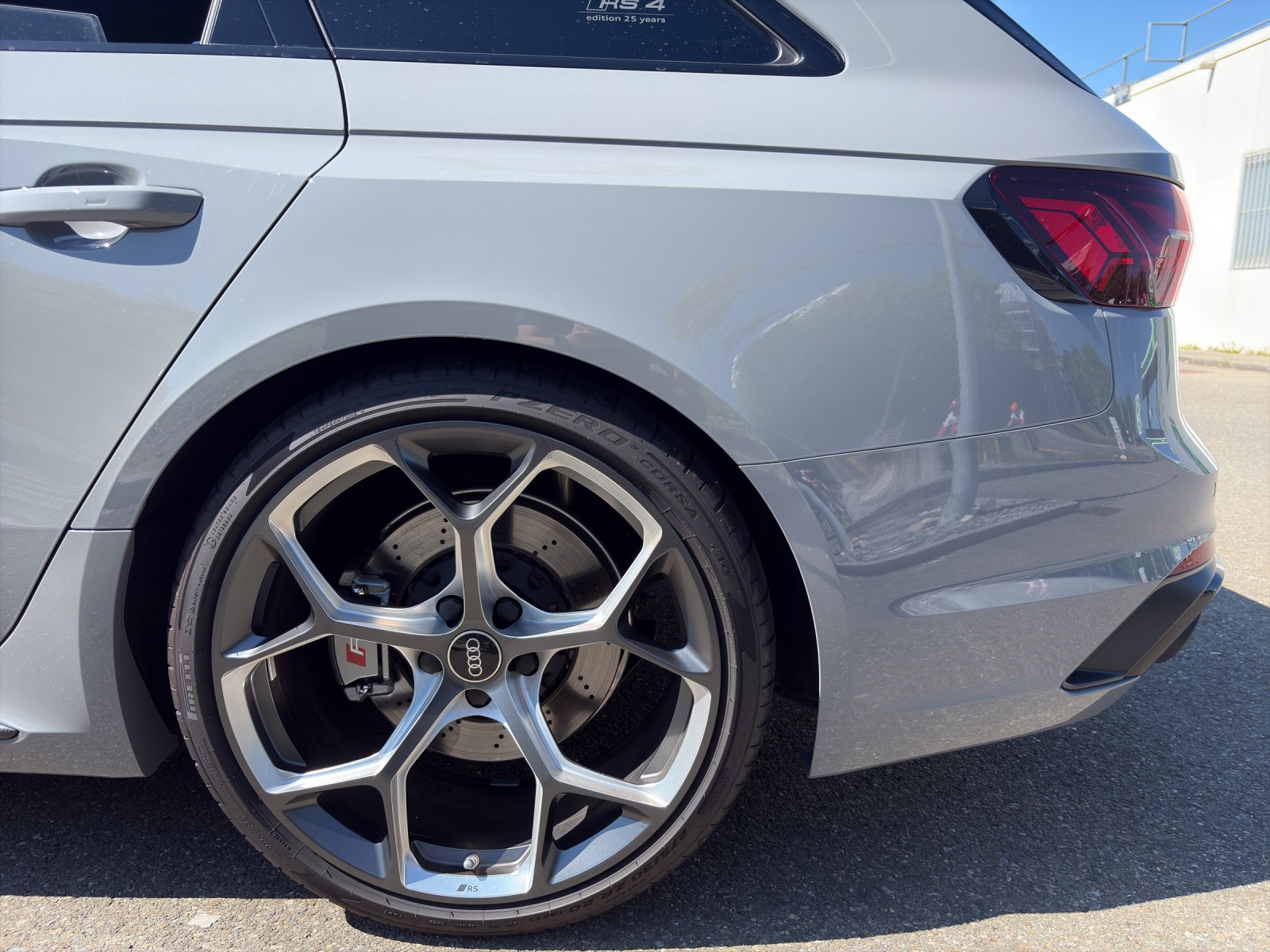 AUDI RS4 Avant 2.9 V6 TFSI 25 year edition quattro T-Tronic-image-14