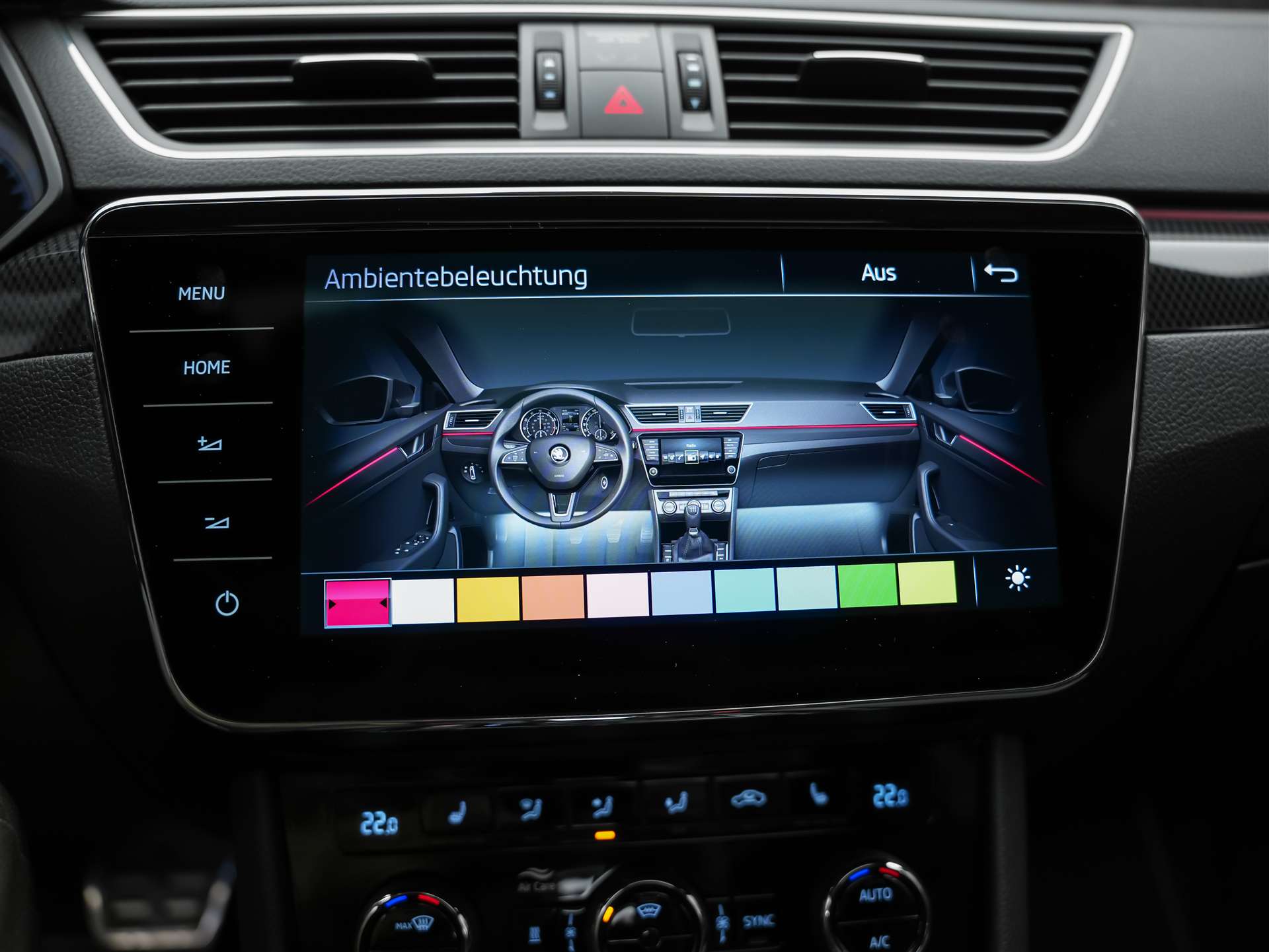 SKODA Superb Combi 2.0 TSI SportLine+ DSG 4x4 *CH-Auto*Panorama*ACC*-image-38