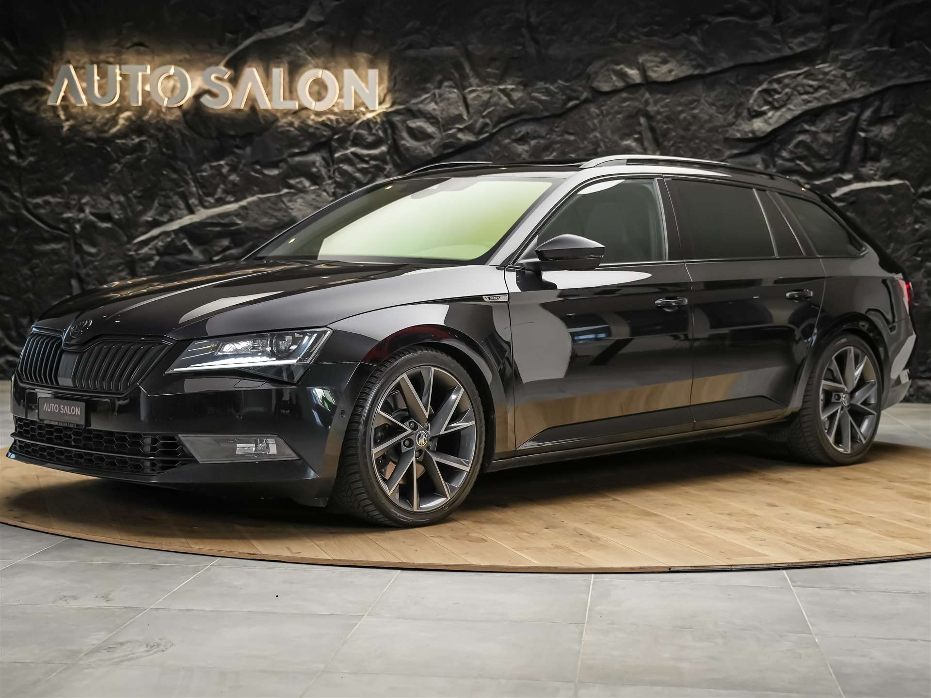 SKODA Superb Combi 2.0 TSI SportLine+ DSG 4x4 *CH-Auto*Panorama*ACC*-image-0