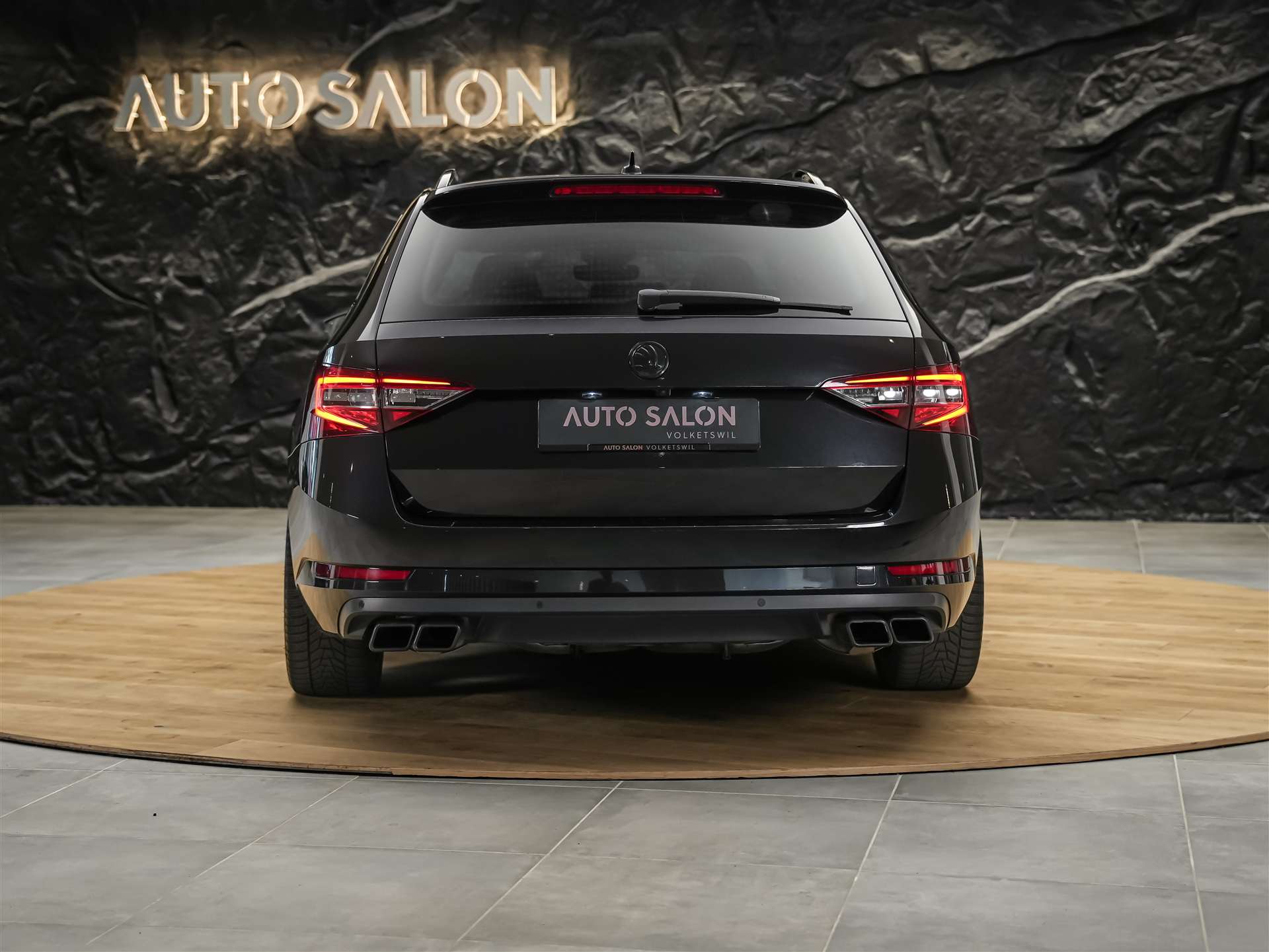 SKODA Superb Combi 2.0 TSI SportLine+ DSG 4x4 *CH-Auto*Panorama*ACC*-image-3