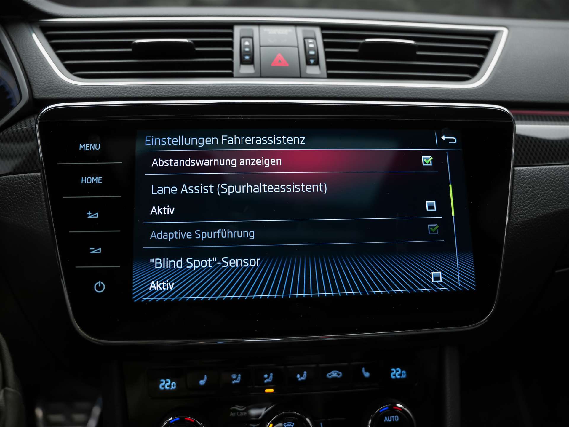 SKODA Superb Combi 2.0 TSI SportLine+ DSG 4x4 *CH-Auto*Panorama*ACC*-image-35