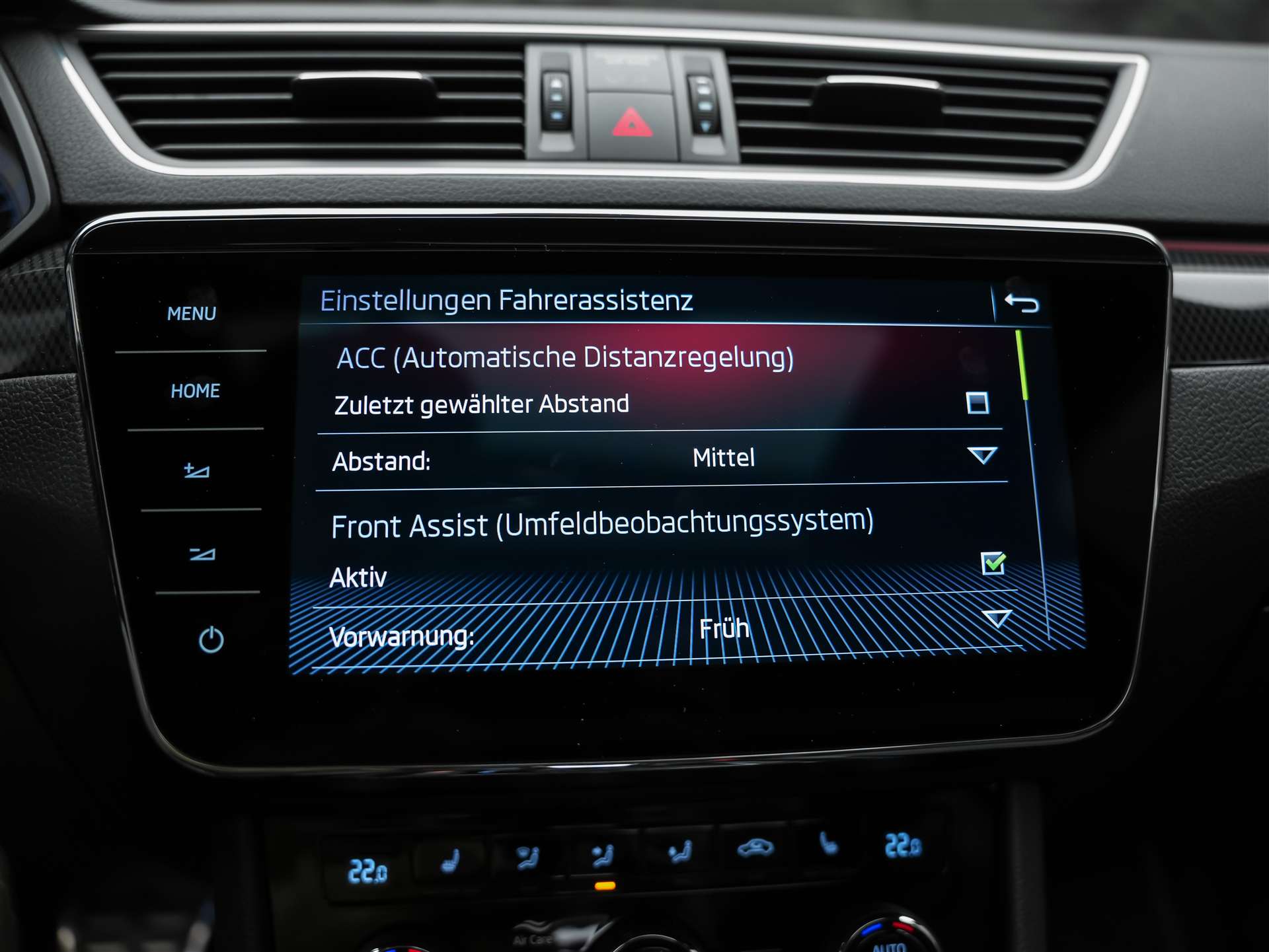 SKODA Superb Combi 2.0 TSI SportLine+ DSG 4x4 *CH-Auto*Panorama*ACC*-image-34