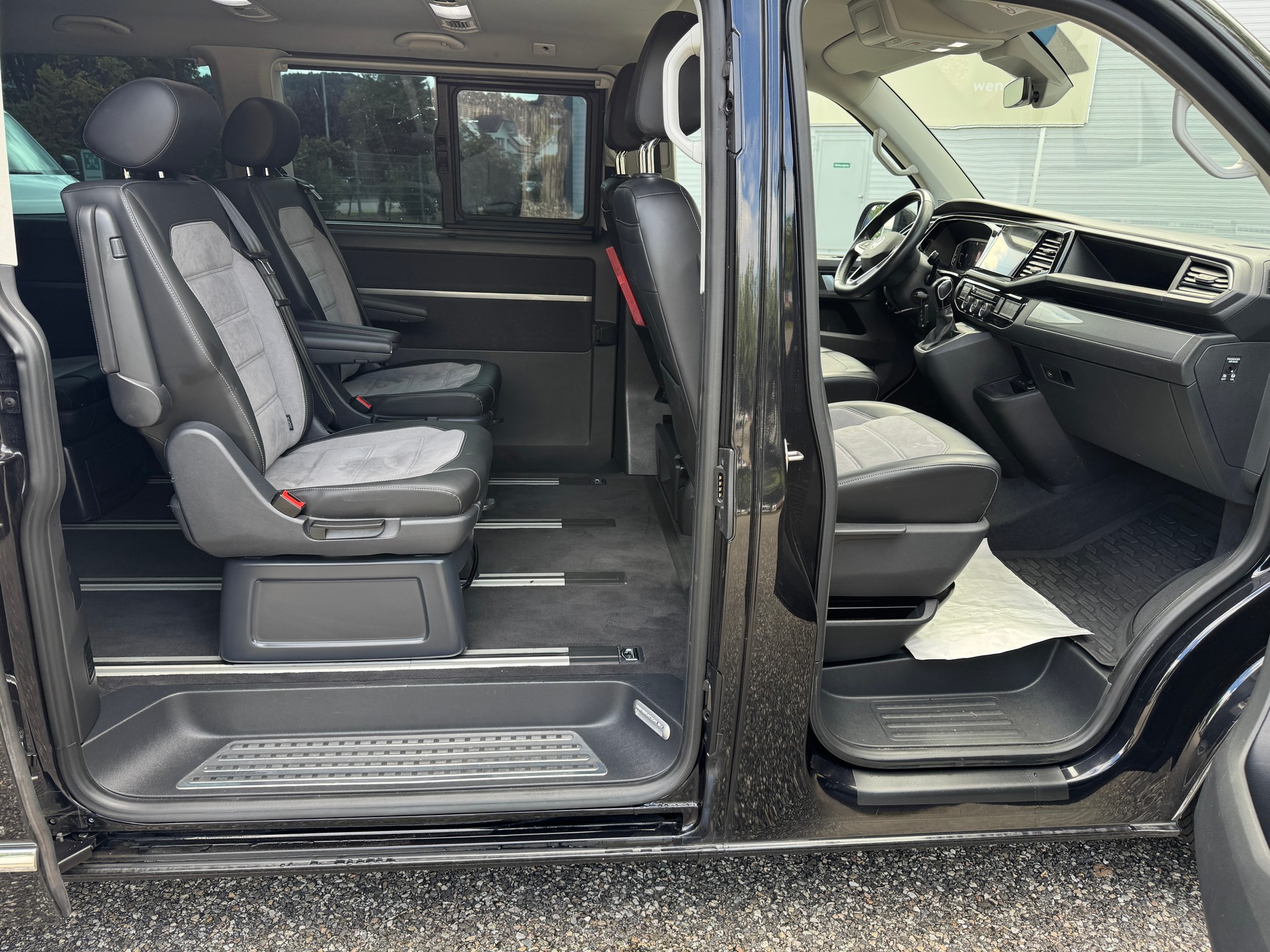 VW T6.1 Multivan 2.0 Bi-TDI Highline 4Motion DSG Ab Grosse Service-image-11