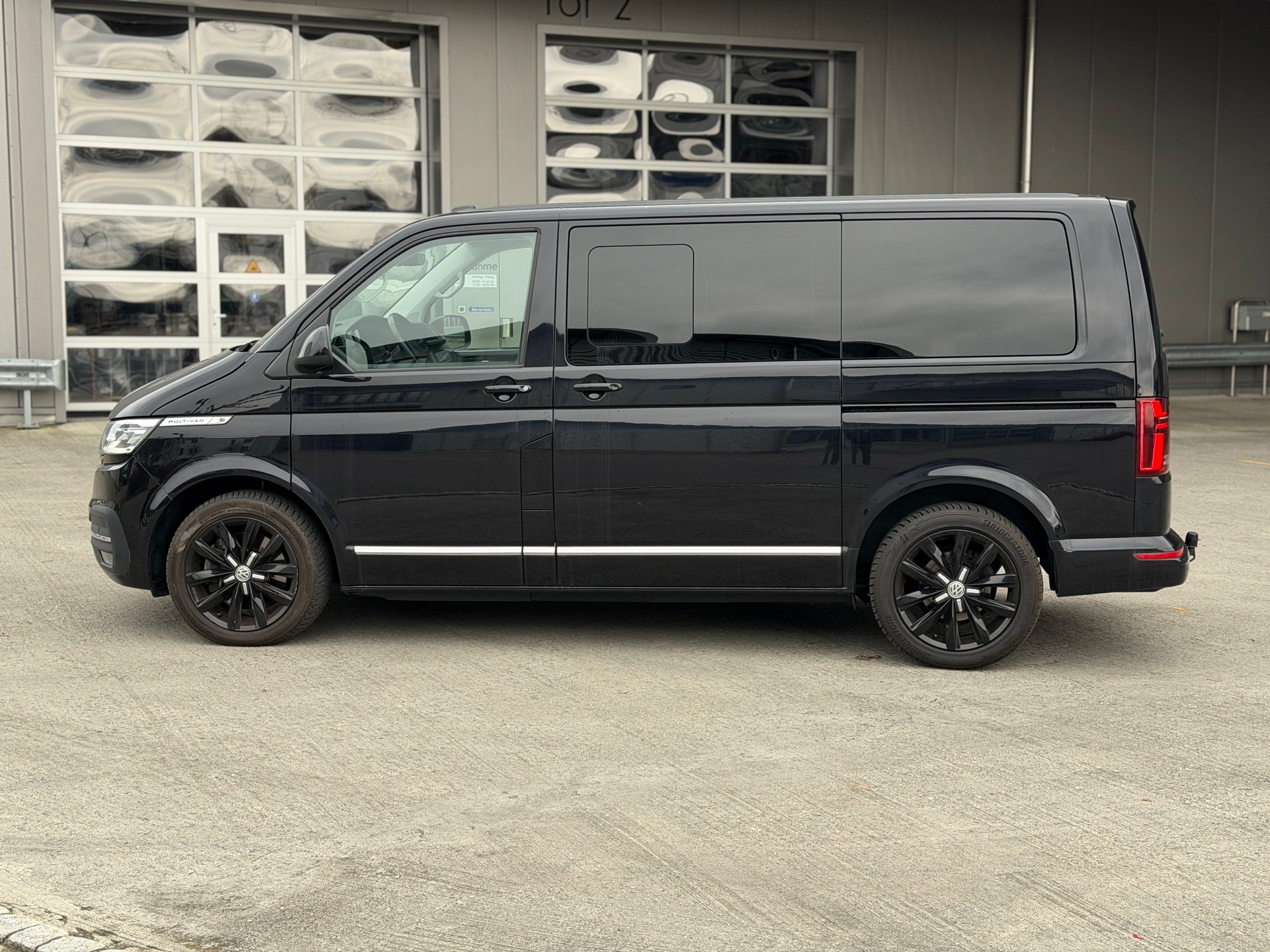VW T6.1 Multivan 2.0 Bi-TDI Highline 4Motion DSG Ab Grosse Service-image-4