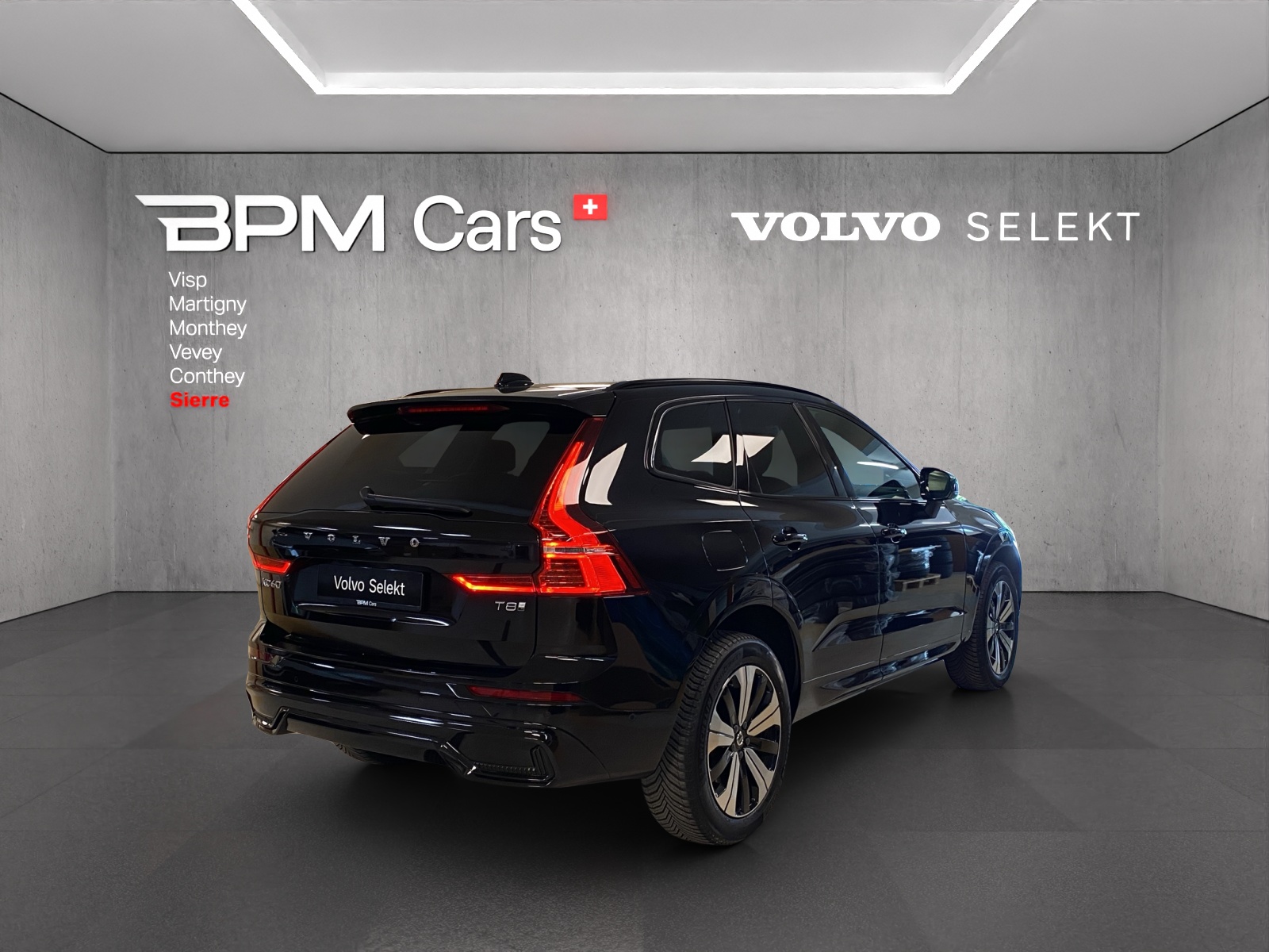 VOLVO XC60 T8 eAWD PluginHybrid Plus Dark Geartronic-image-1
