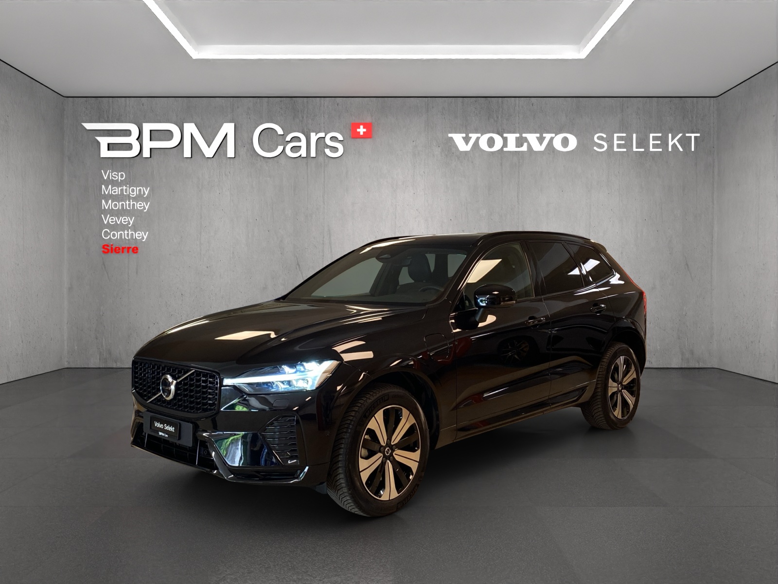VOLVO XC60 T8 eAWD PluginHybrid Plus Dark Geartronic-image-0