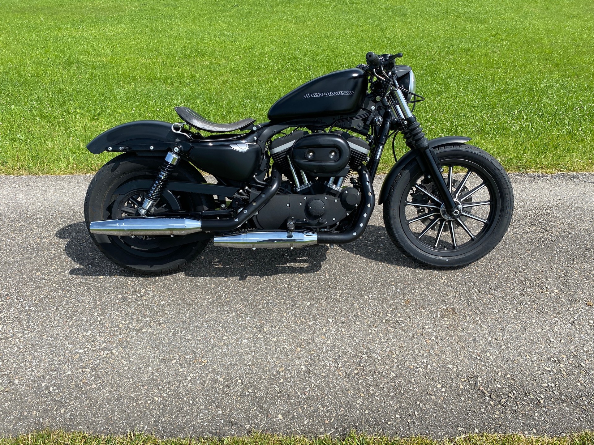 HARLEY-DAVIDSON XL 883N