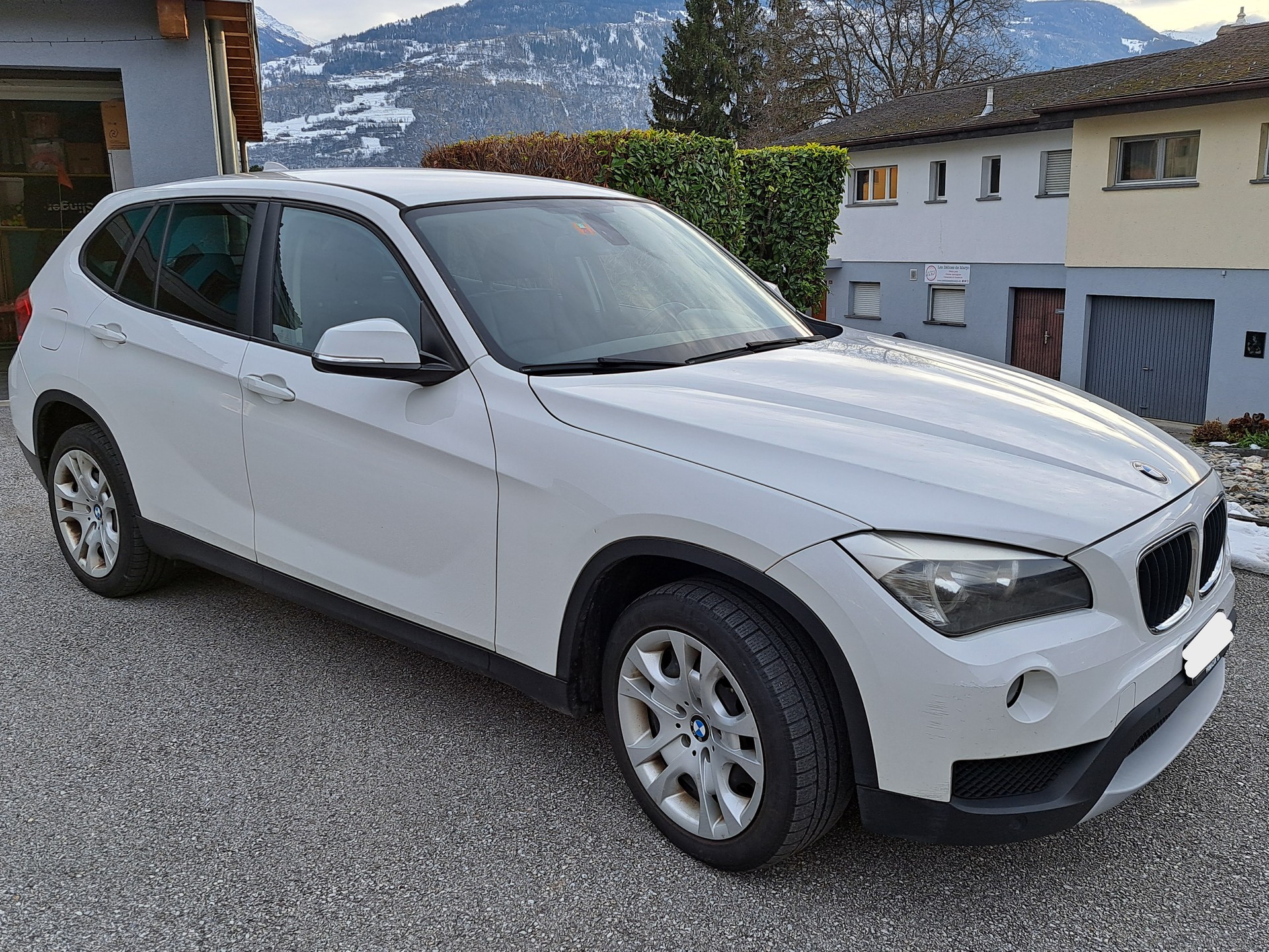 BMW 18d xDrive-image-1