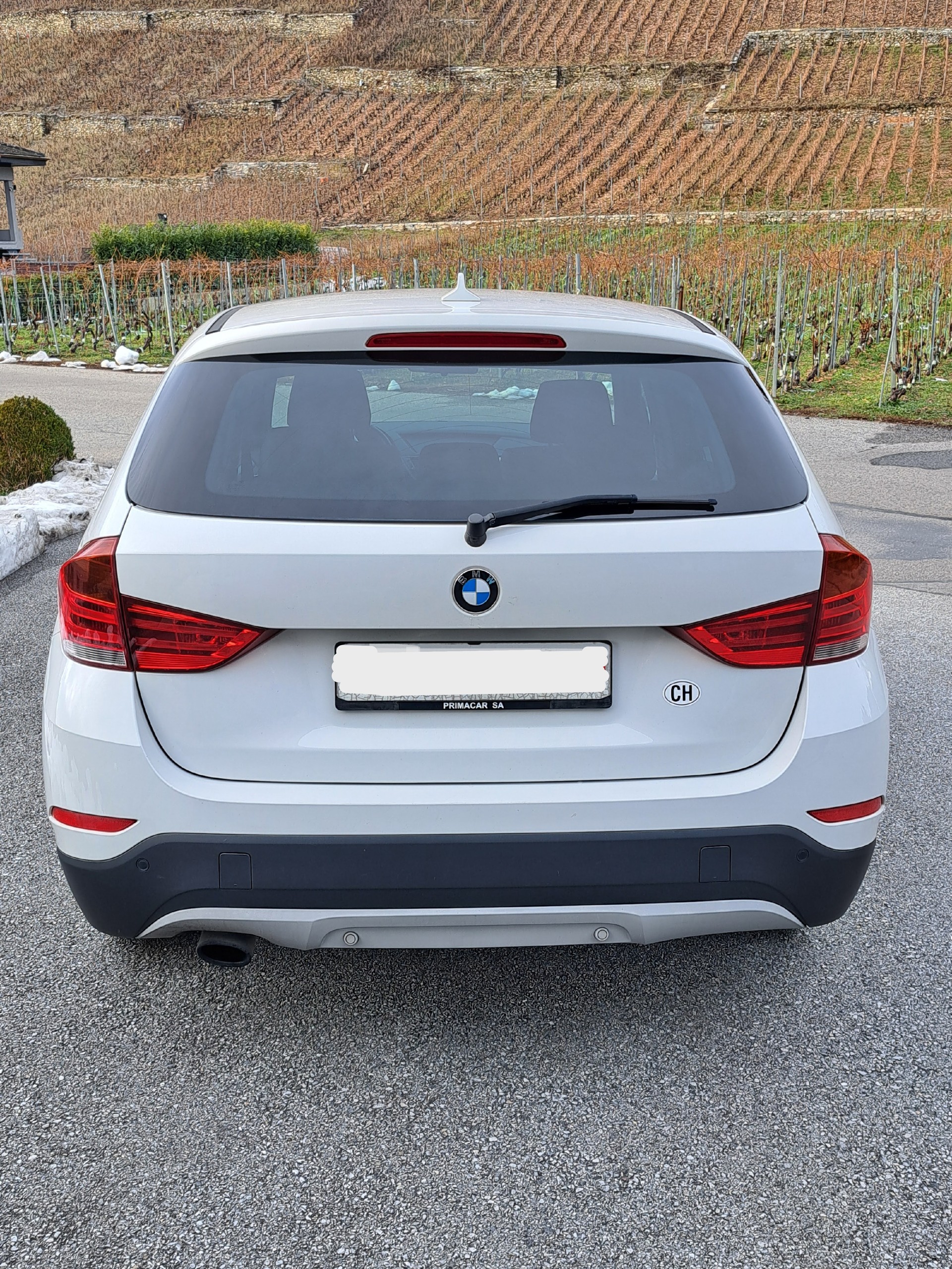 BMW 18d xDrive-image-3