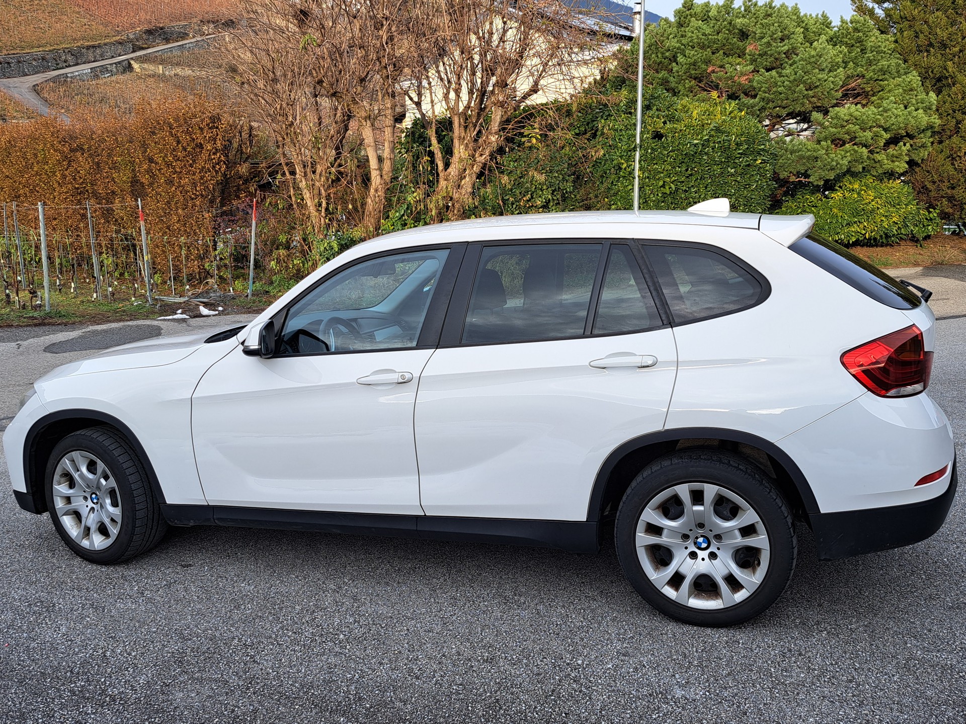 BMW 18d xDrive-image-0