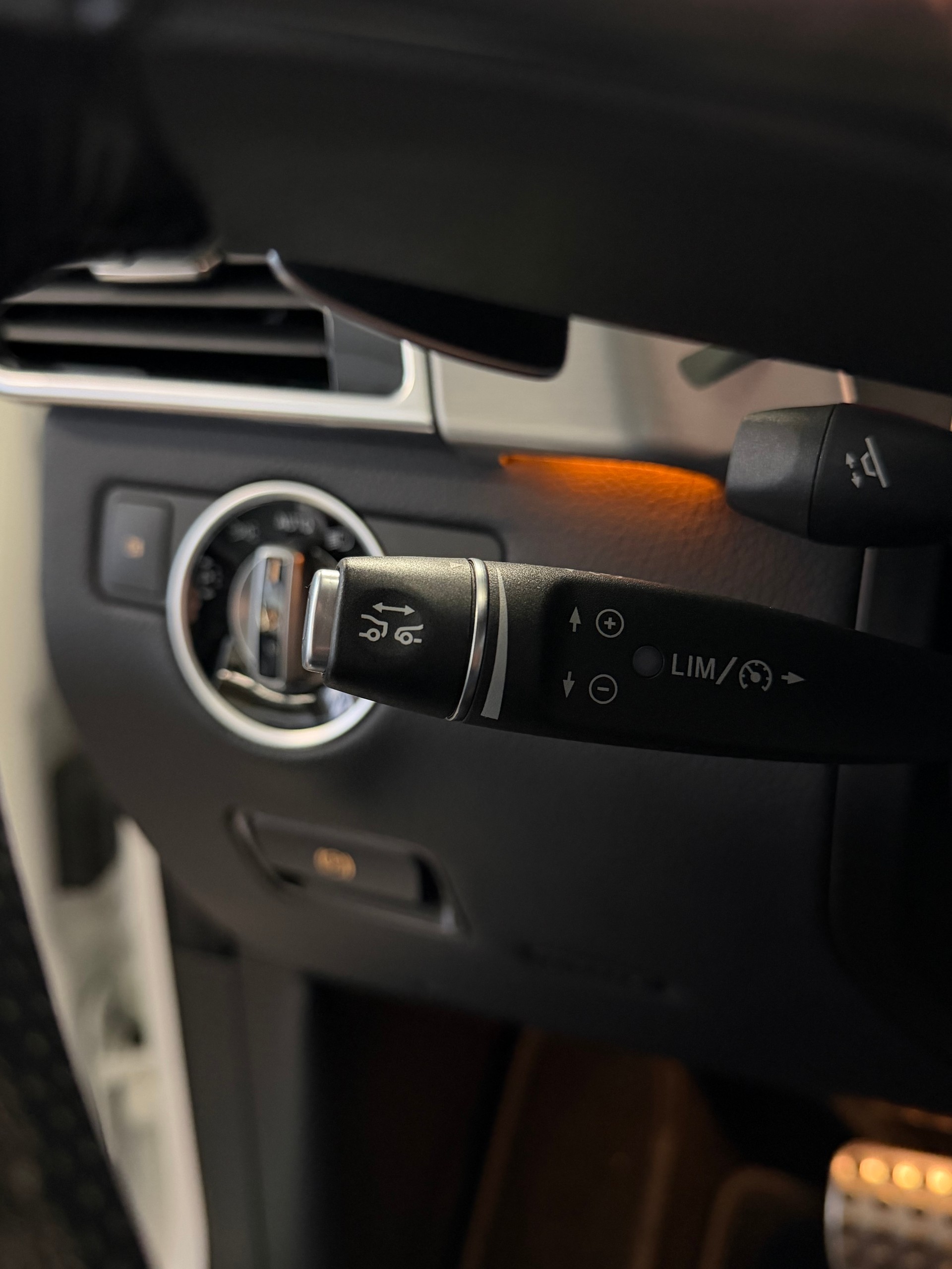 MERCEDES-BENZ GLE 350 d AMG Line Executive 4Matic 9G-Tronic | CH | Night | Panorama | Comand | AHK | Airmatic |-image-14
