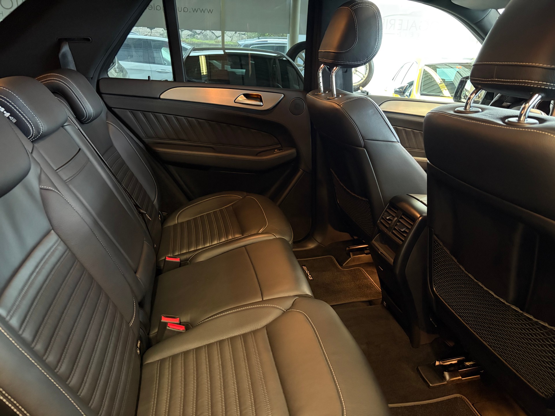 MERCEDES-BENZ GLE 350 d AMG Line Executive 4Matic 9G-Tronic | CH | Night | Panorama | Comand | AHK | Airmatic |-image-38