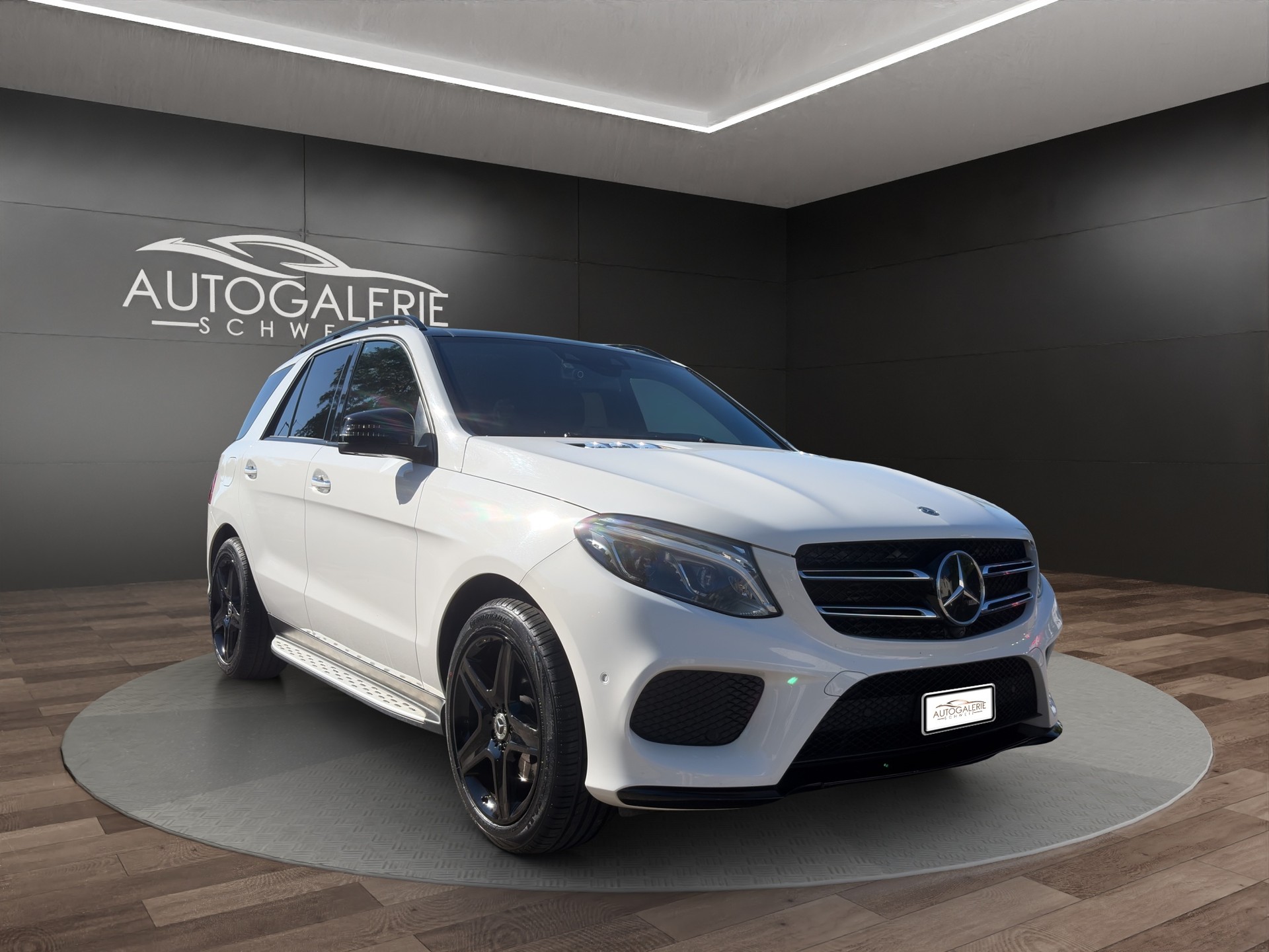 MERCEDES-BENZ GLE 350 d AMG Line Executive 4Matic 9G-Tronic | CH | Night | Panorama | Comand | AHK | Airmatic |-image-6
