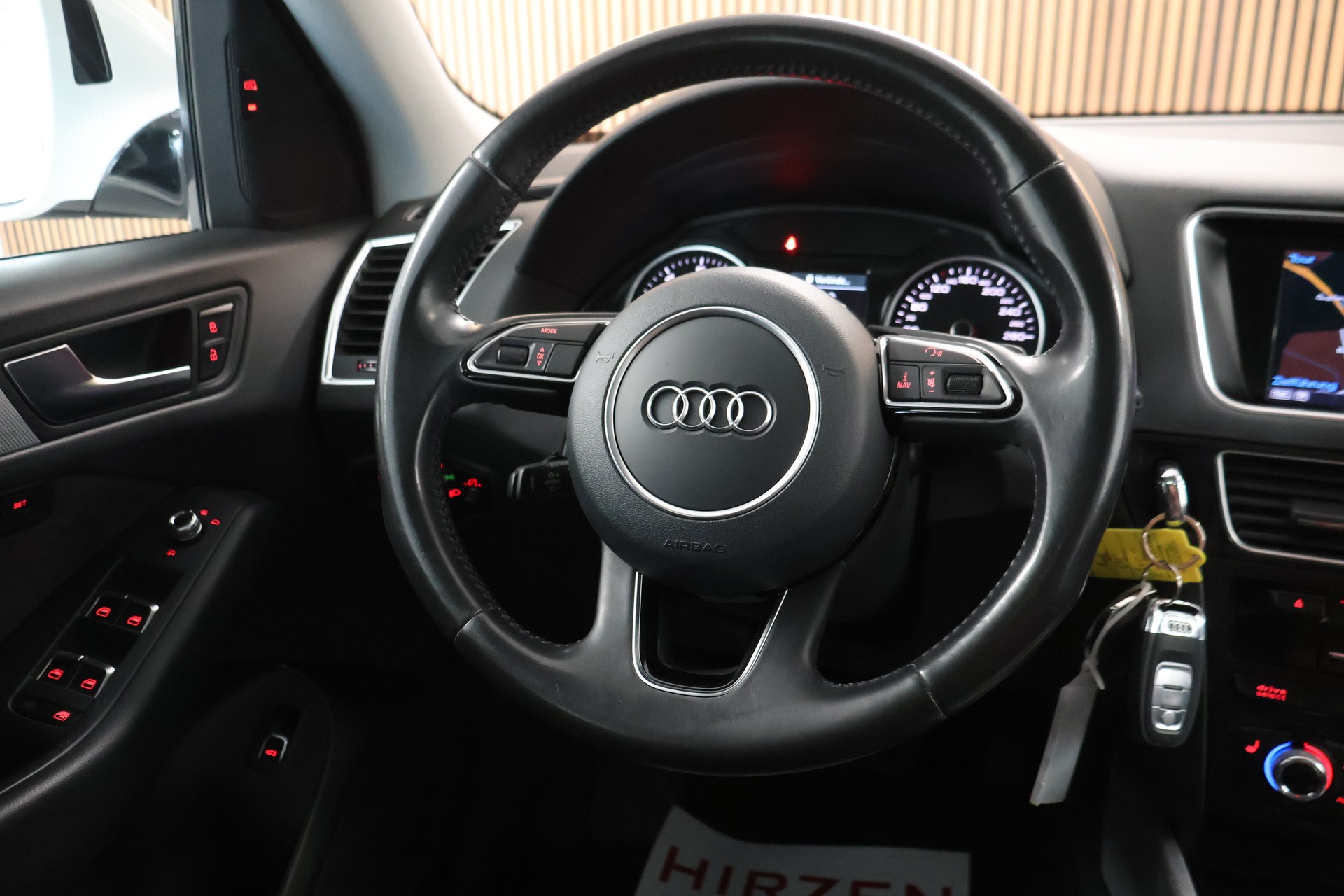 AUDI Q5 2.0 TFSI quattro S line tiptronic-image-15