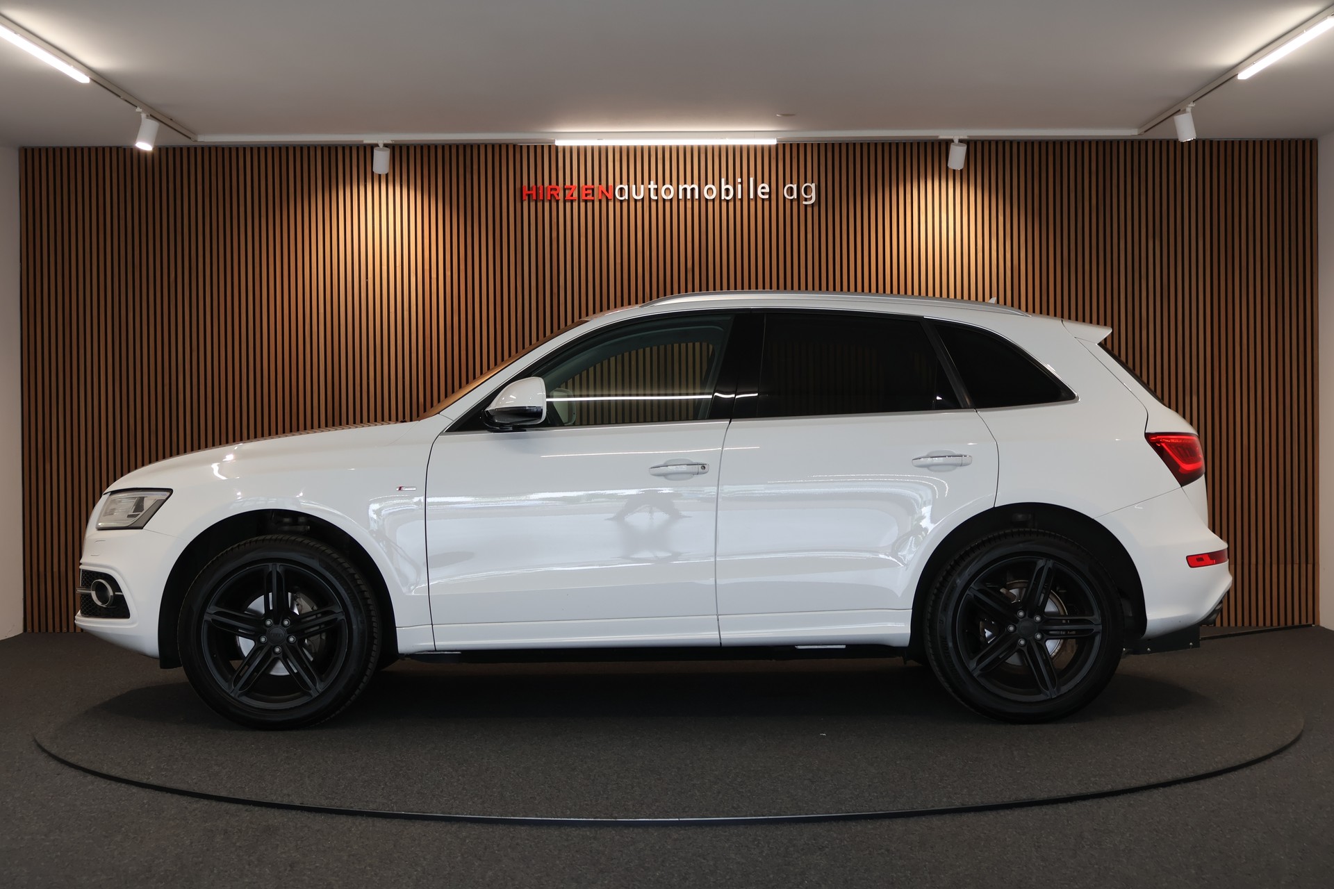 AUDI Q5 2.0 TFSI quattro S line tiptronic-showroom-element-1
