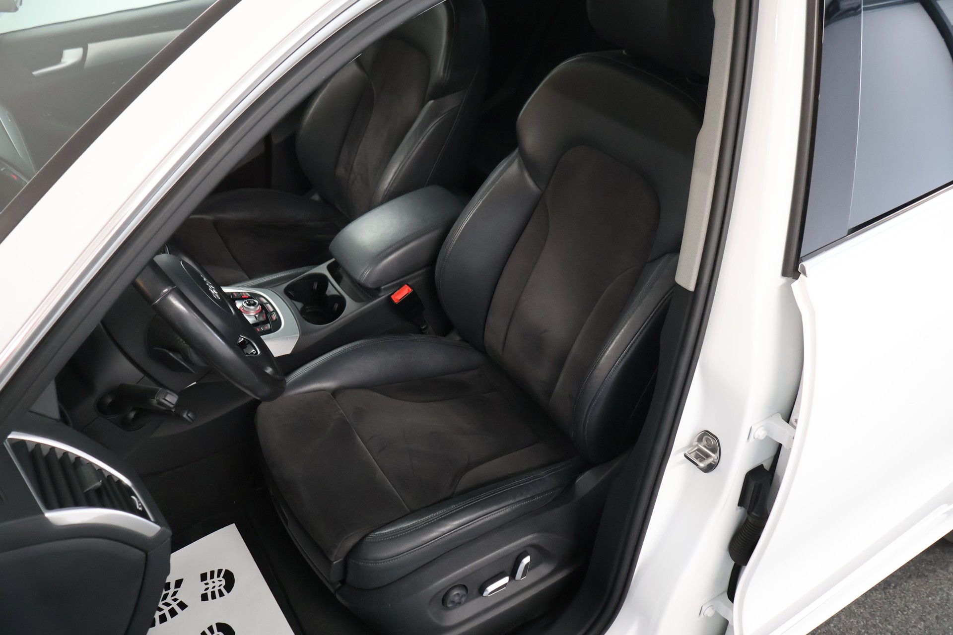 AUDI Q5 2.0 TFSI quattro S line tiptronic-image-10