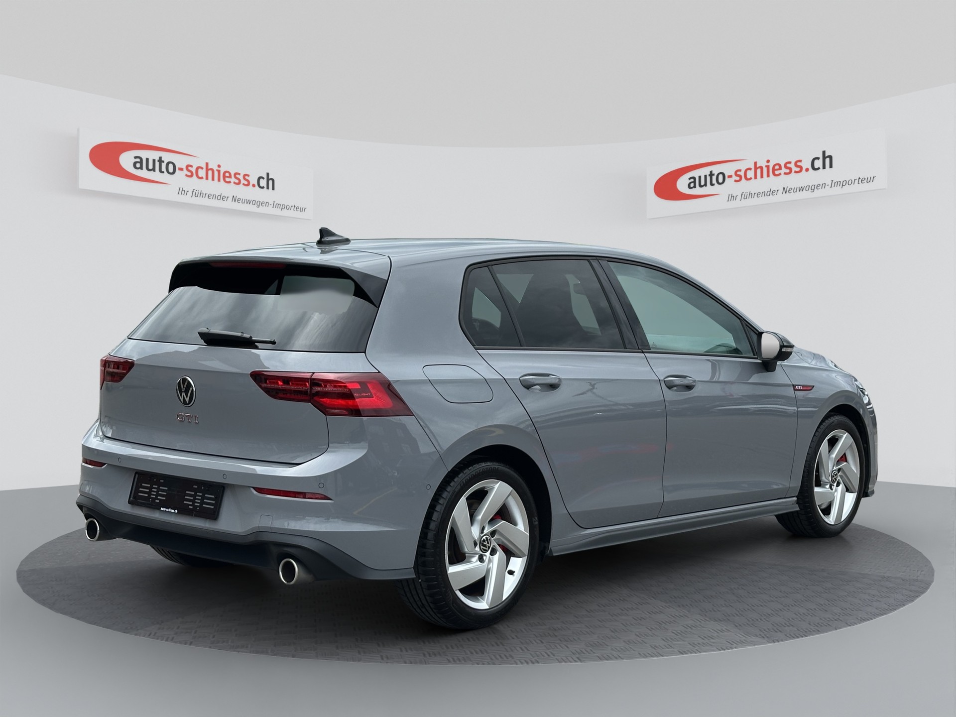 VW Golf 2.0 TSI GTI DSG Black-image-4