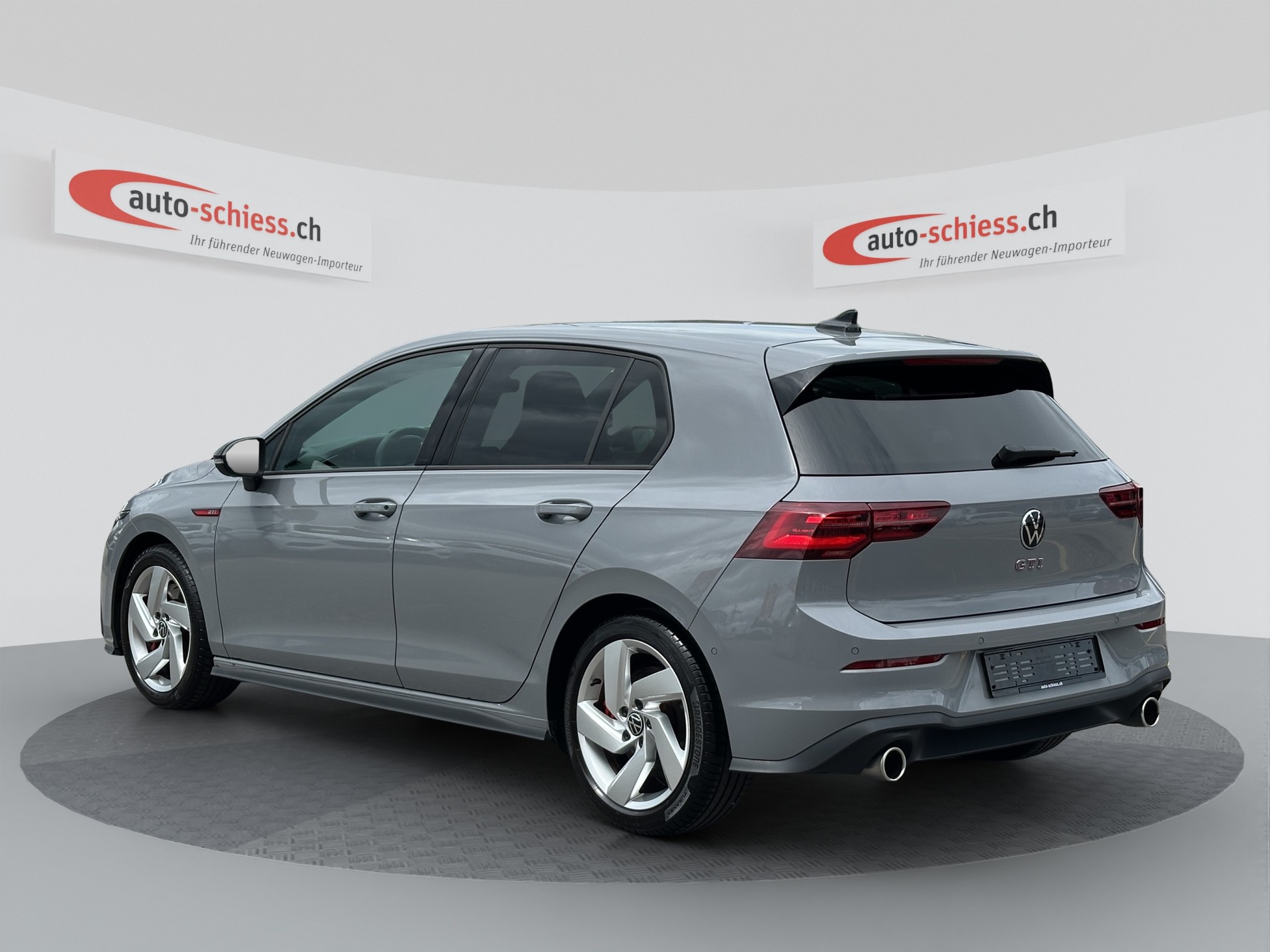 VW Golf 2.0 TSI GTI DSG Black-image-2