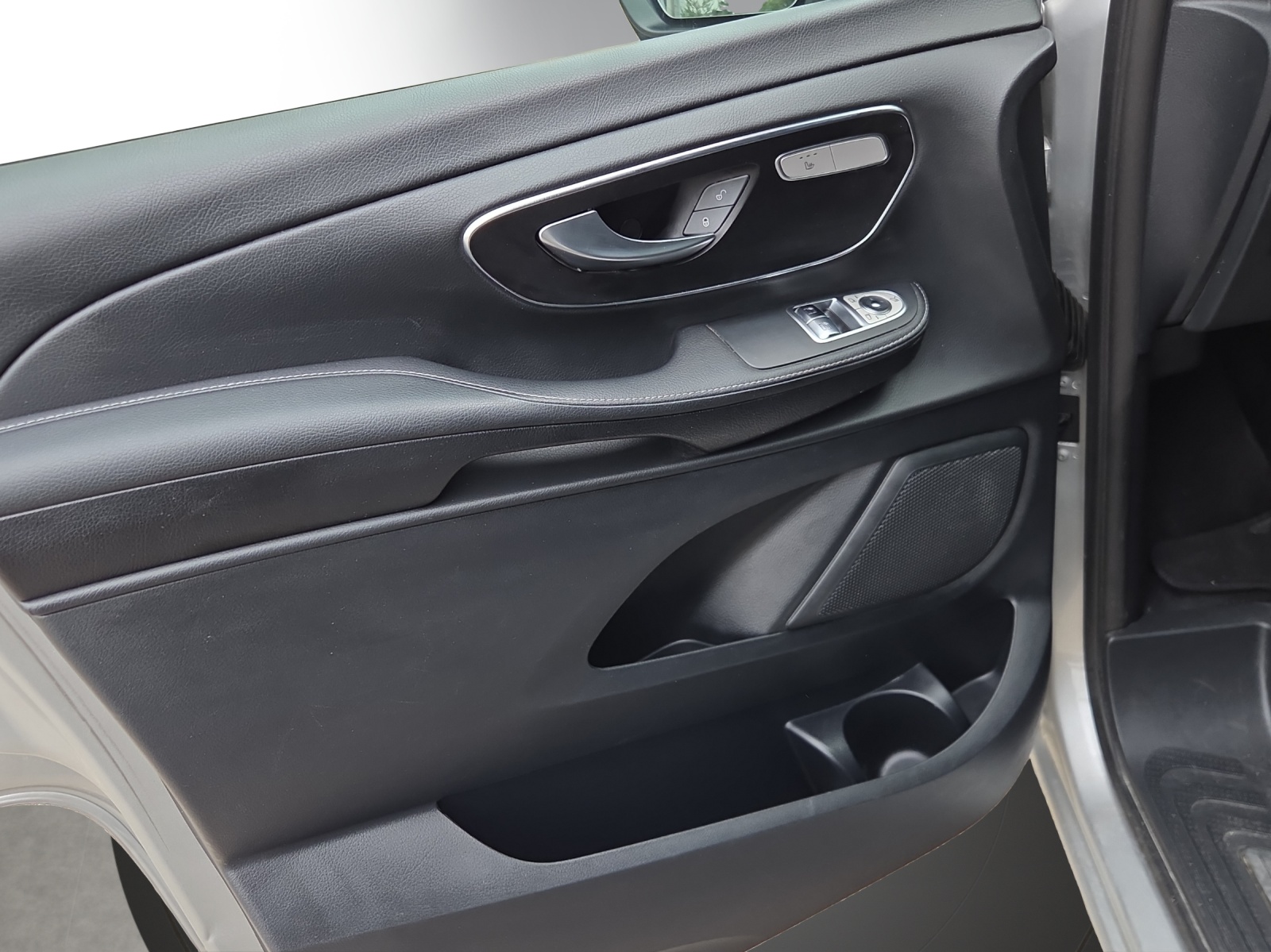 Image MERCEDES-BENZ V-250 V 250 d lang Avantgarde 4Matic G-Tronic