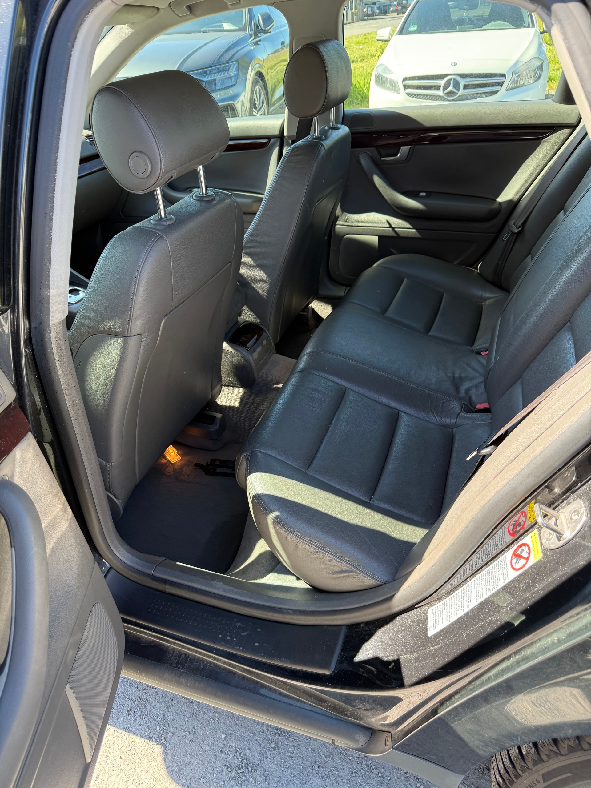 AUDI A4 3.0 V6 quattro-image-7