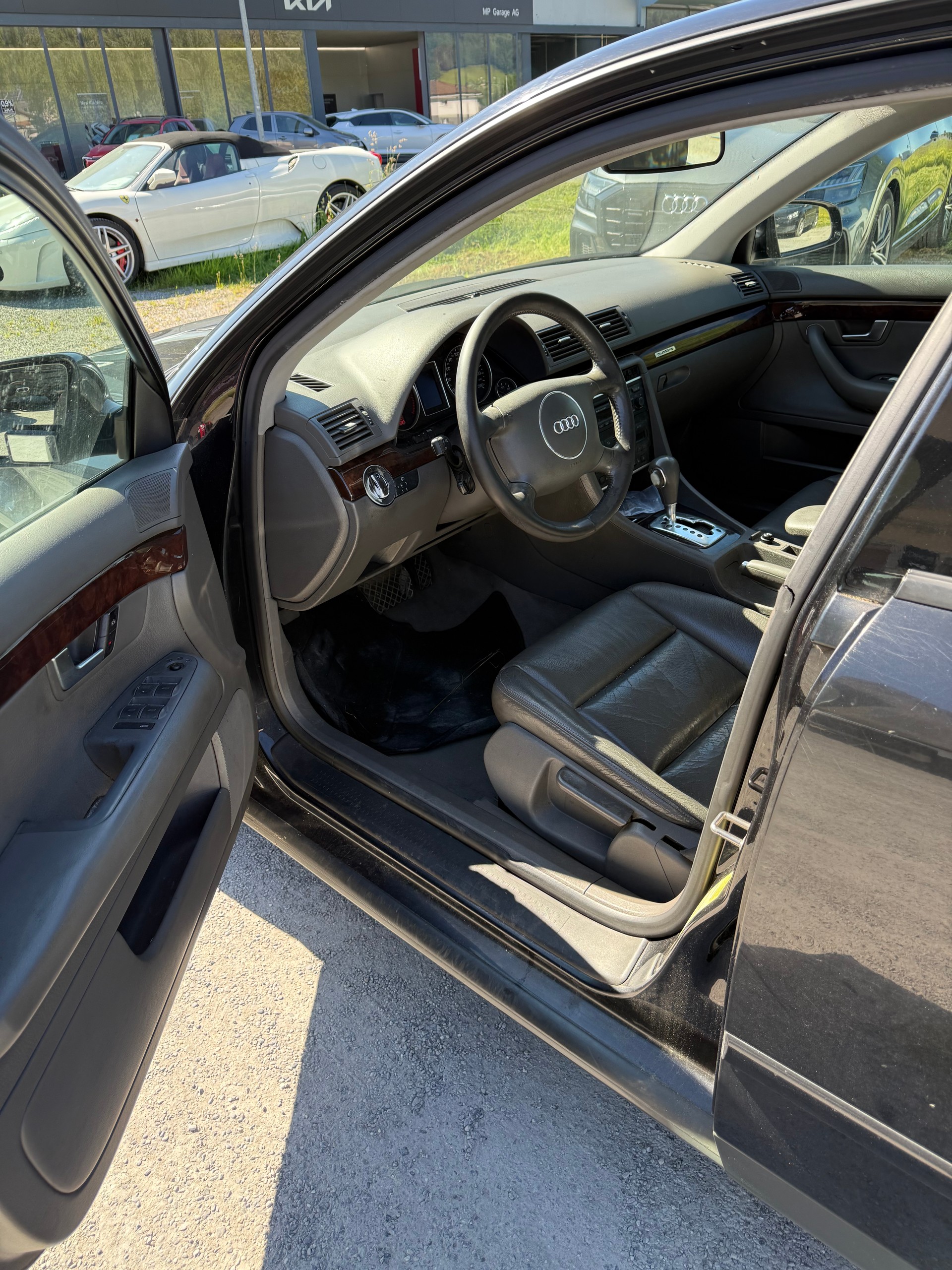 AUDI A4 3.0 V6 quattro-image-4