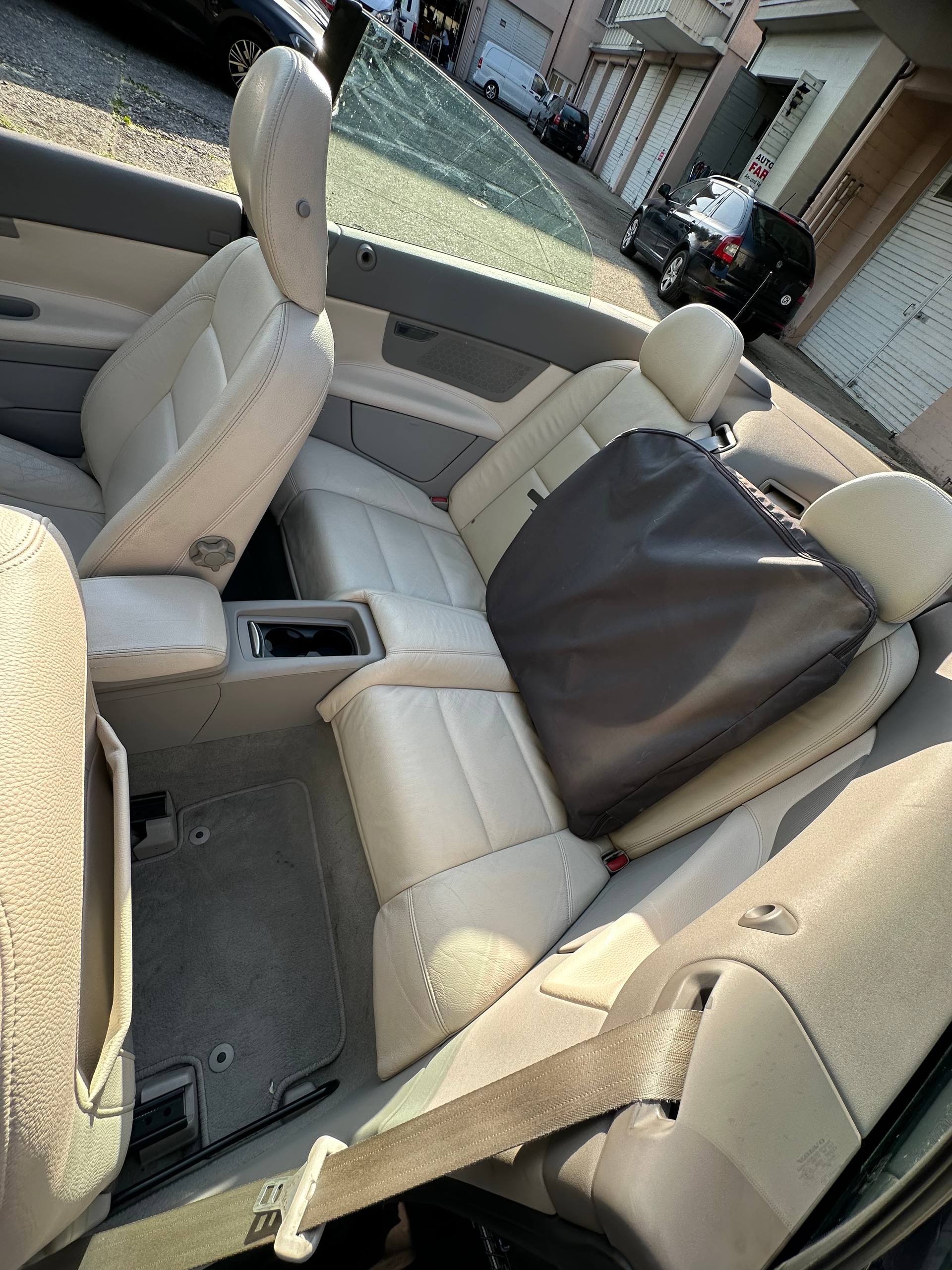 VOLVO C70 2.4i Momentum-image-8