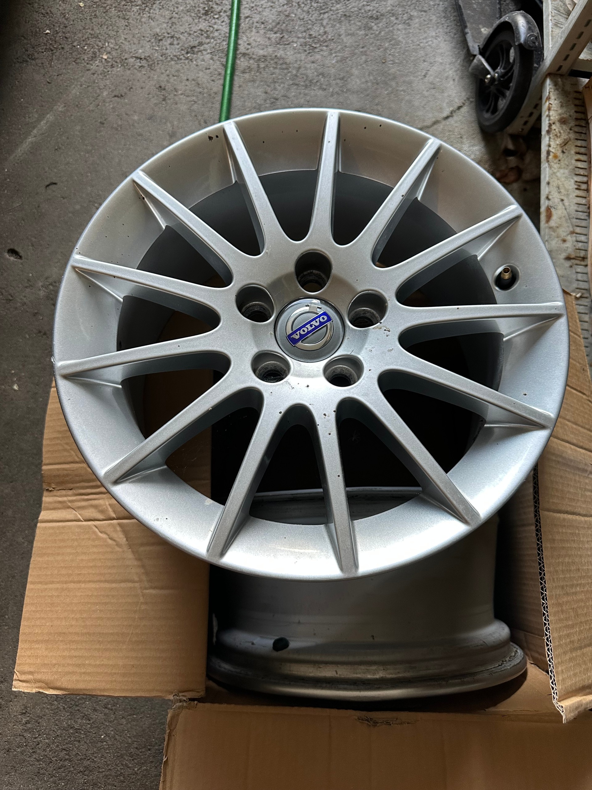 VOLVO C70 2.4i Momentum-image-13
