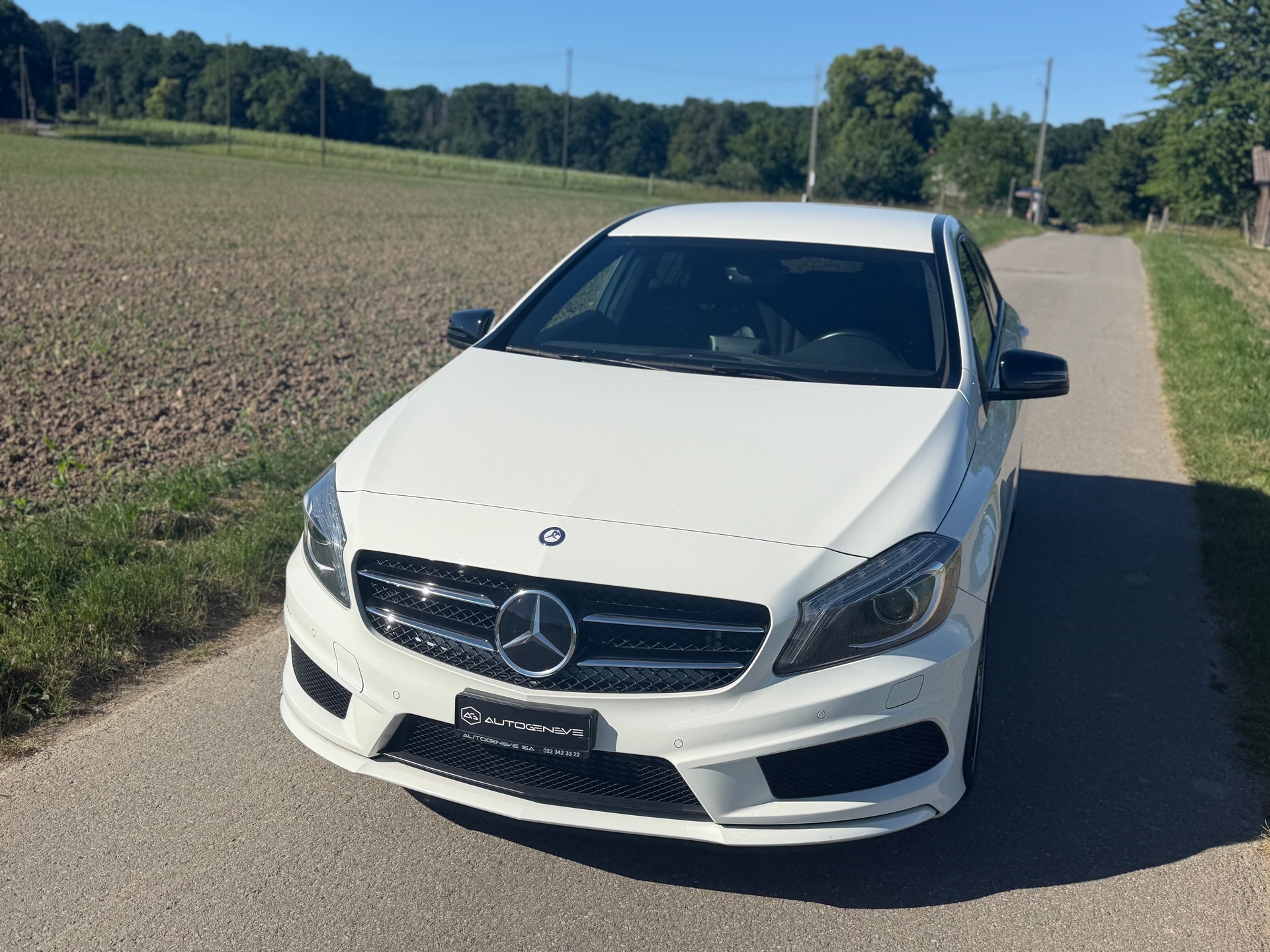 MERCEDES-BENZ A 180 AMG Line 7G-DCT-image-4